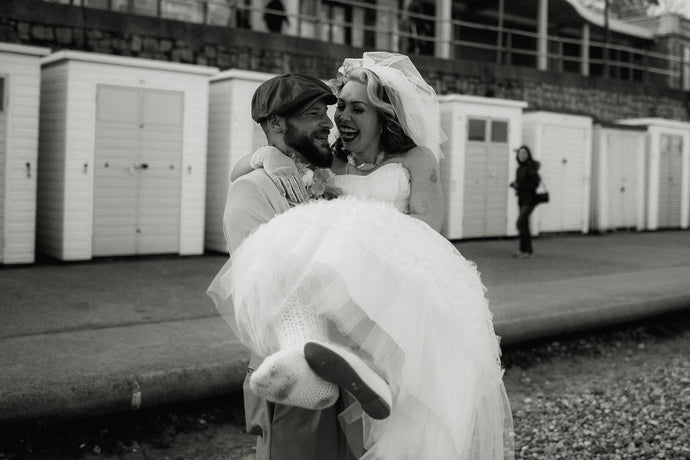 How to Plan a Wedding in 3 Months - Lois's Vintage Wedding Dress