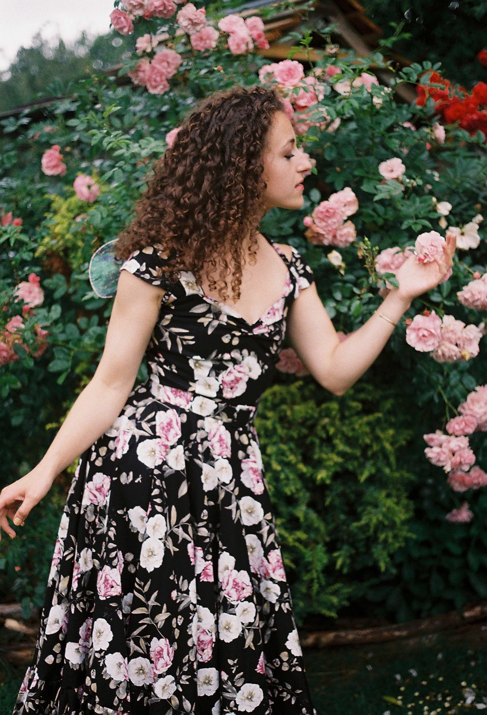 Tylwyth - Rose Linen Midi Dress