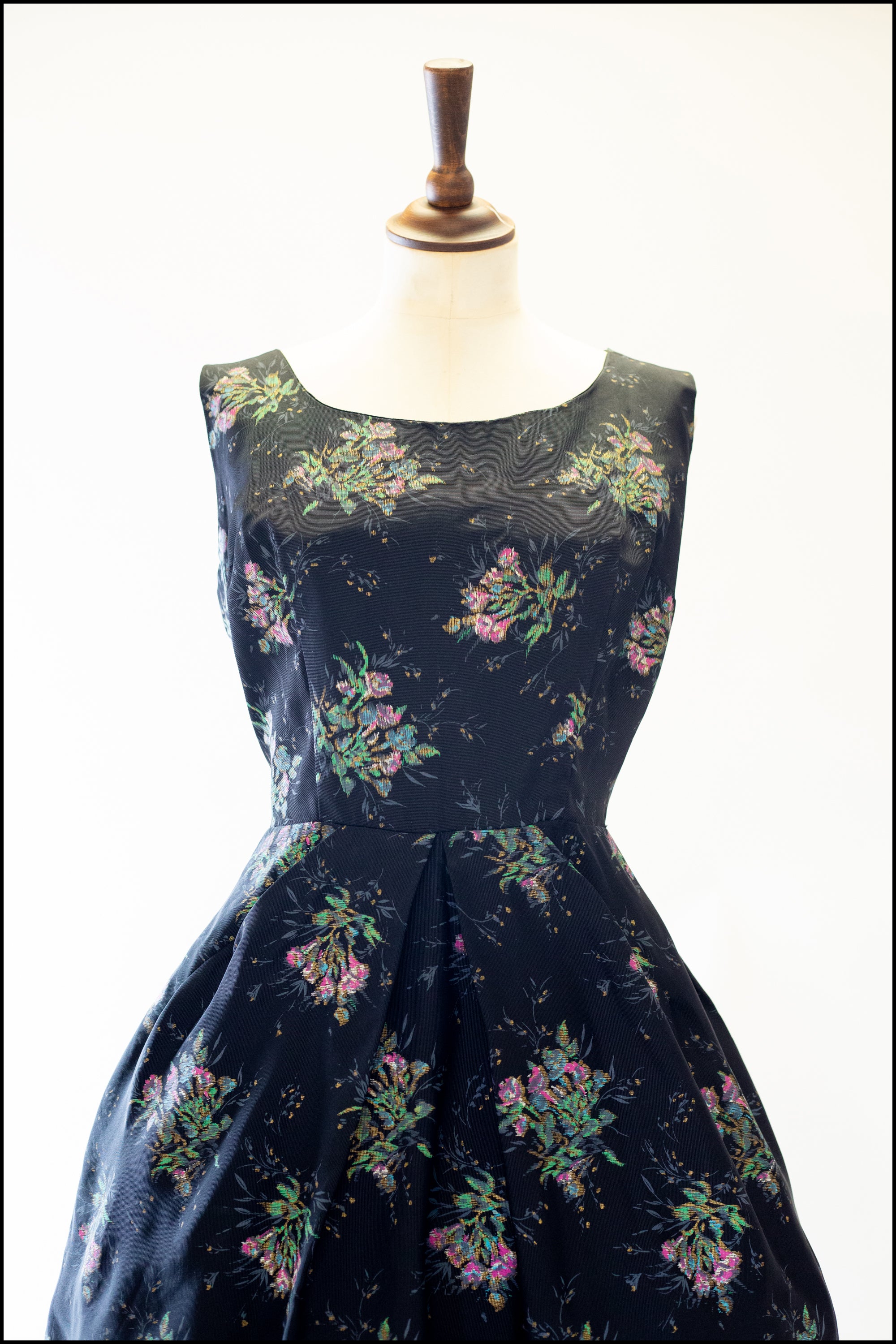 black fifties dress Vintage 1950s Black Floral Taffeta Dress – ALEXANDRA-KING