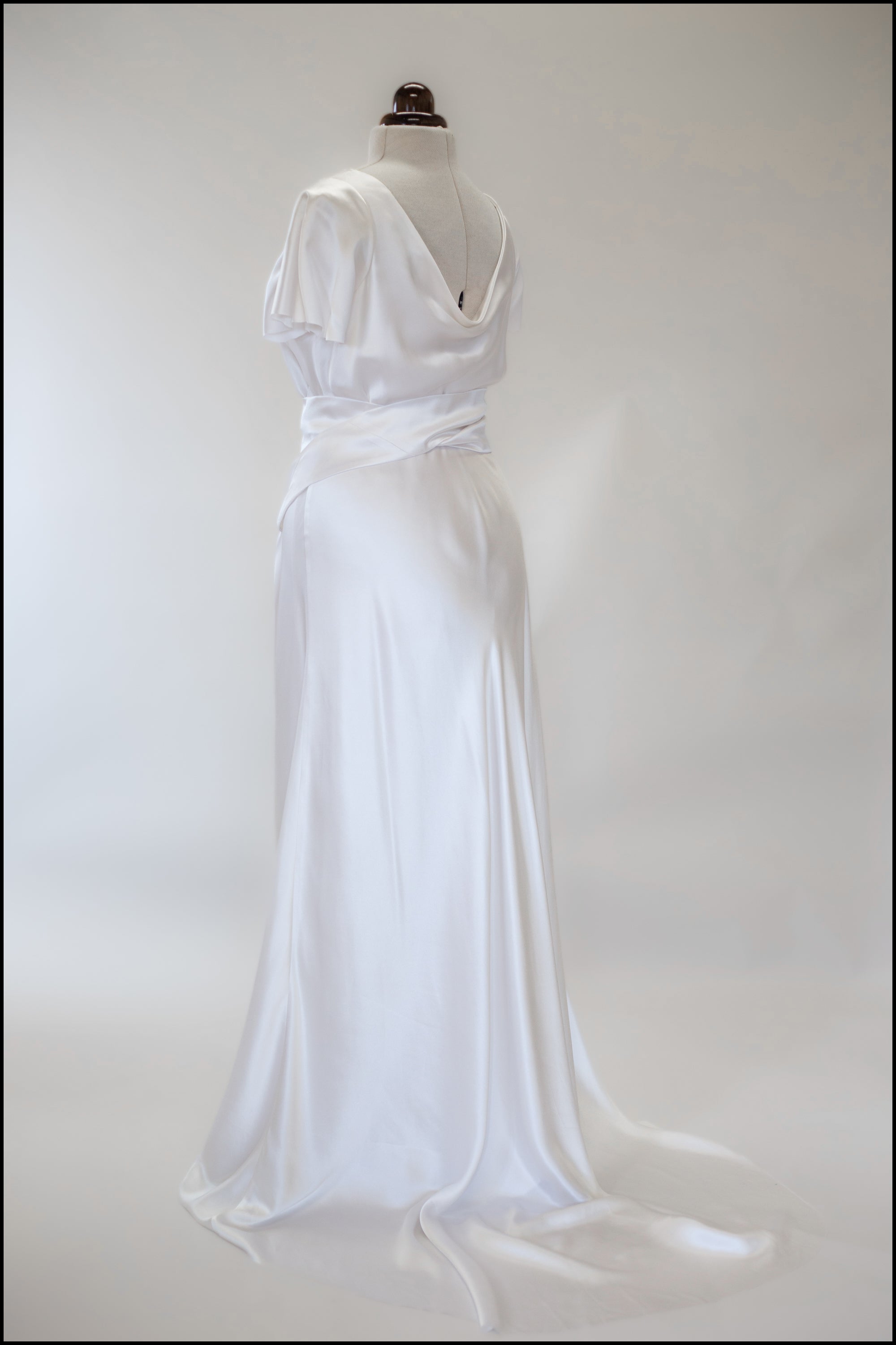 White Satin dress Size 2 - NEWHITE