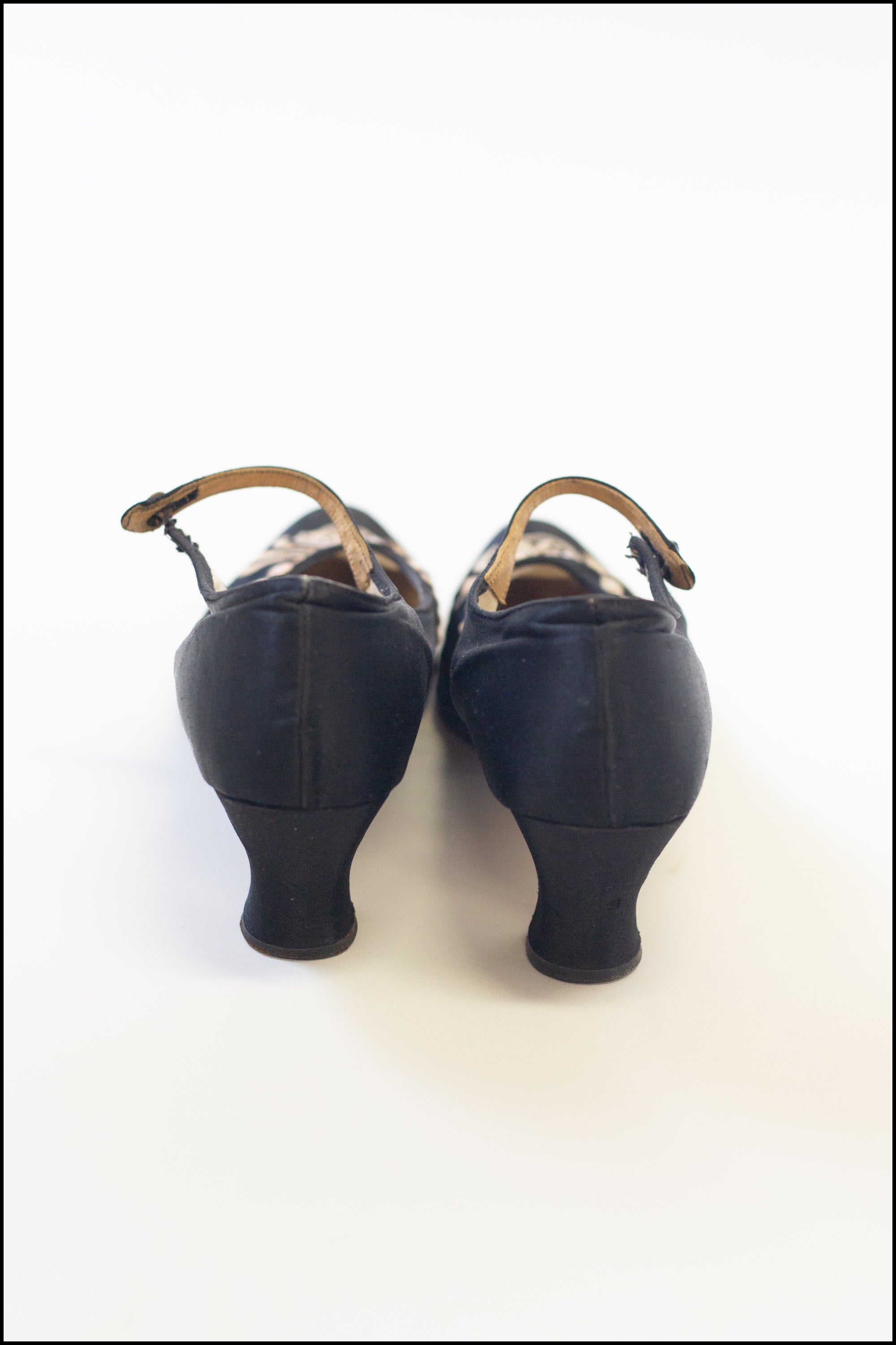 Antique 1950s Black Silk Embroidered Shoes Size 5