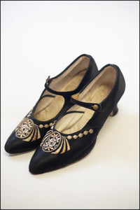Antique 1950s Black Silk Embroidered Shoes Size 5