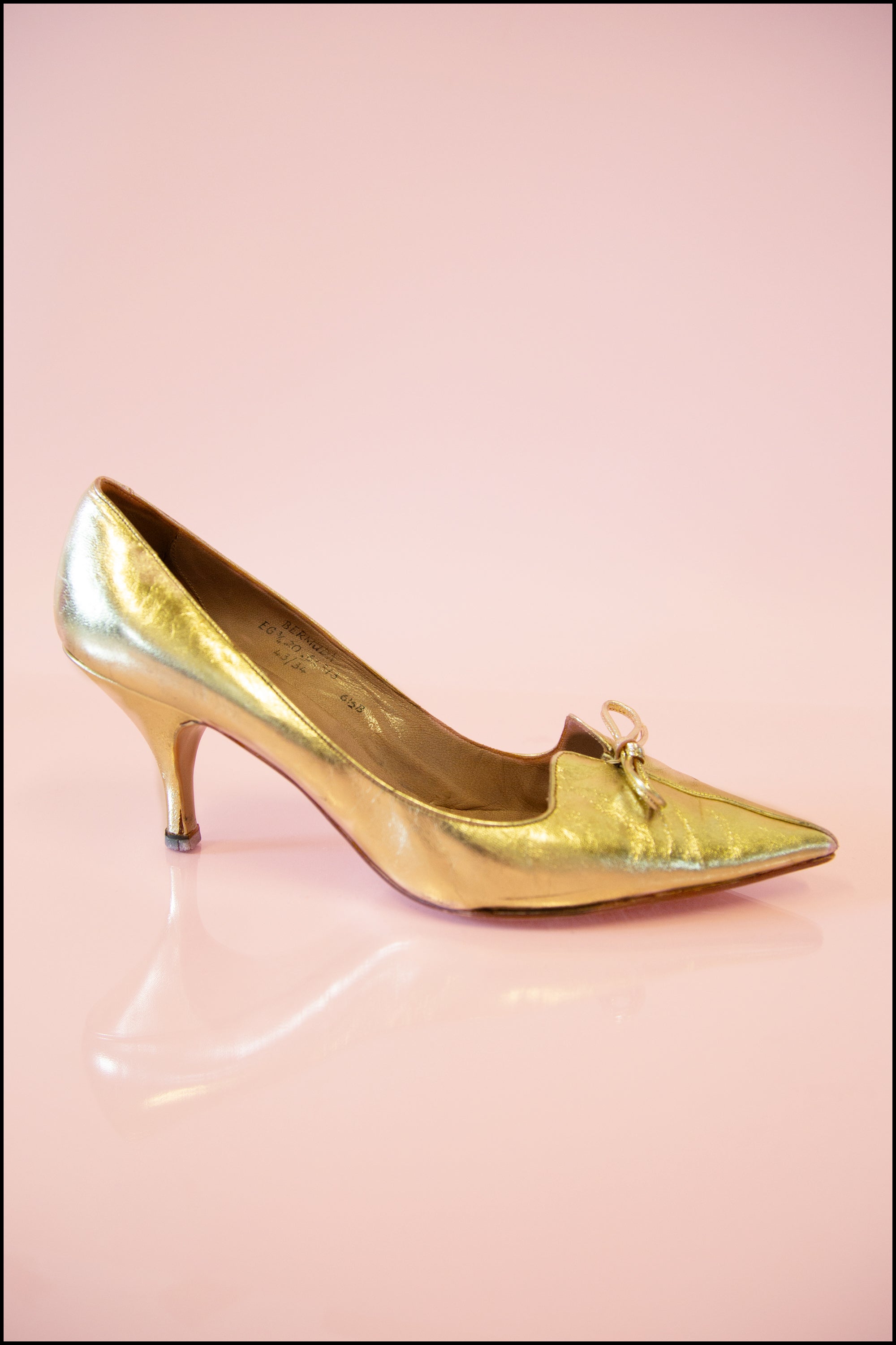 vintage 1950s gold metallic leather pointed evening shoes Alexandra King Vintage