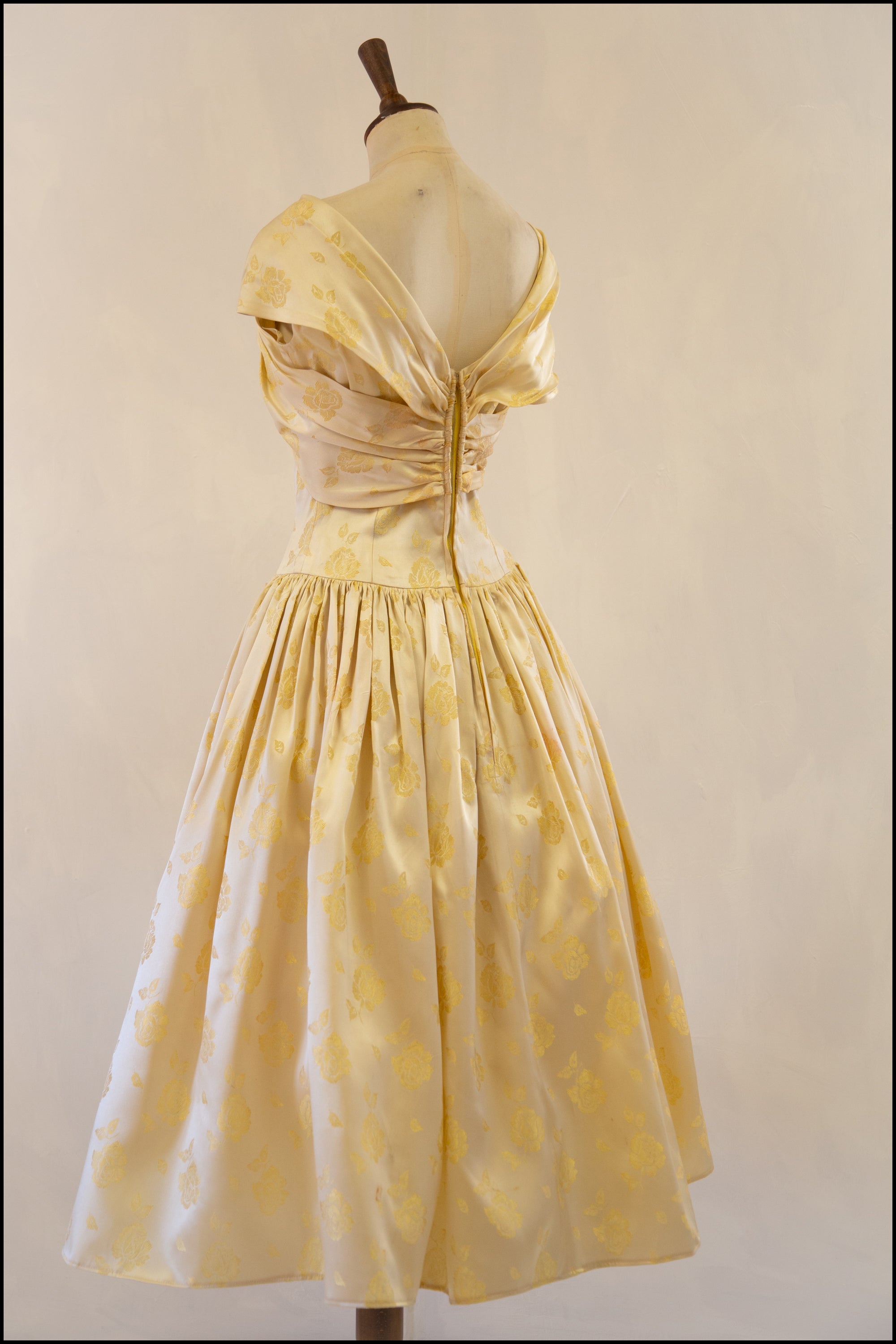 Vintage 1950s Cream Rose Damask Dress