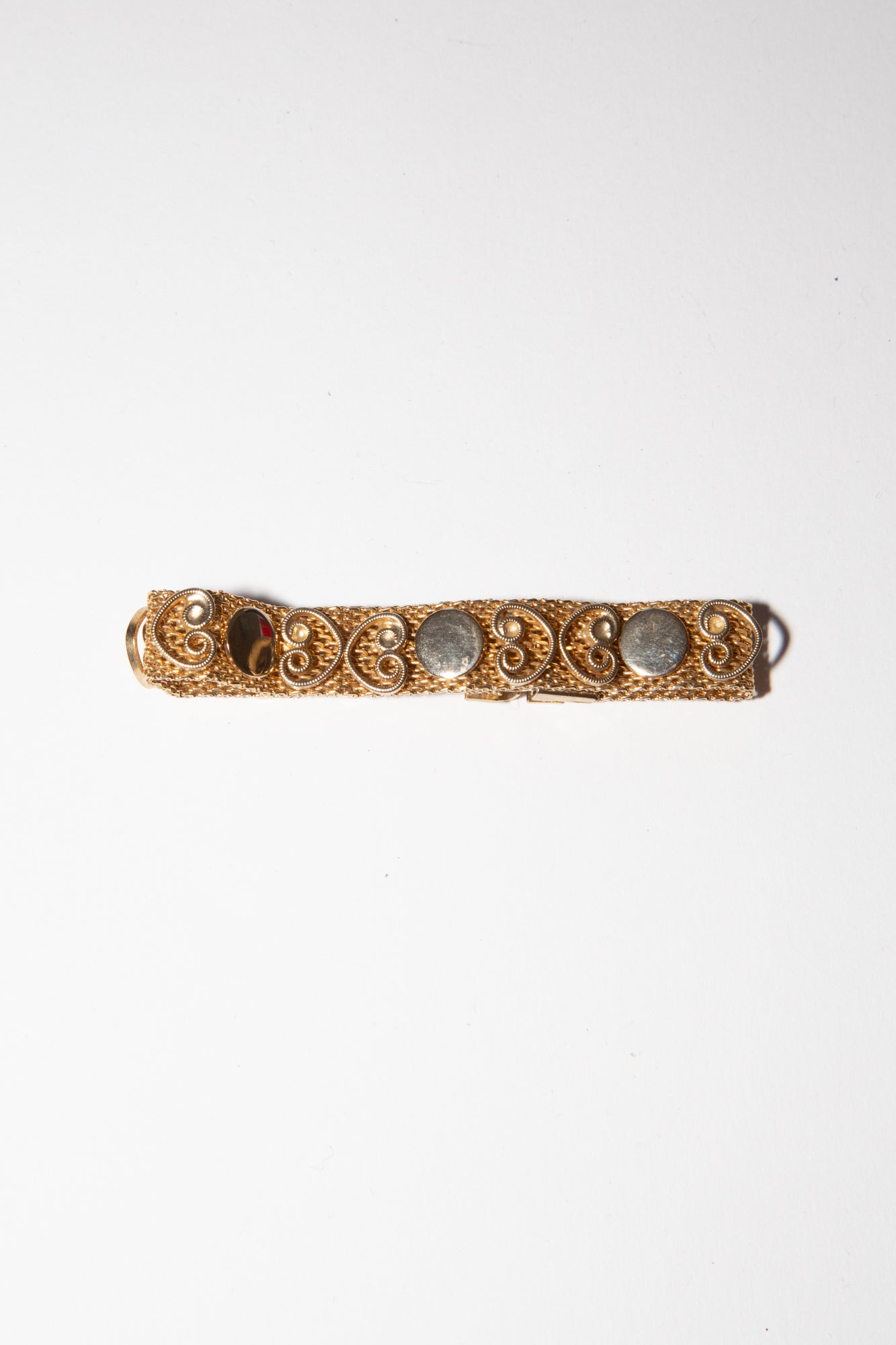 Vintage 1960s Gold Tone Sweetheart Bracelet
