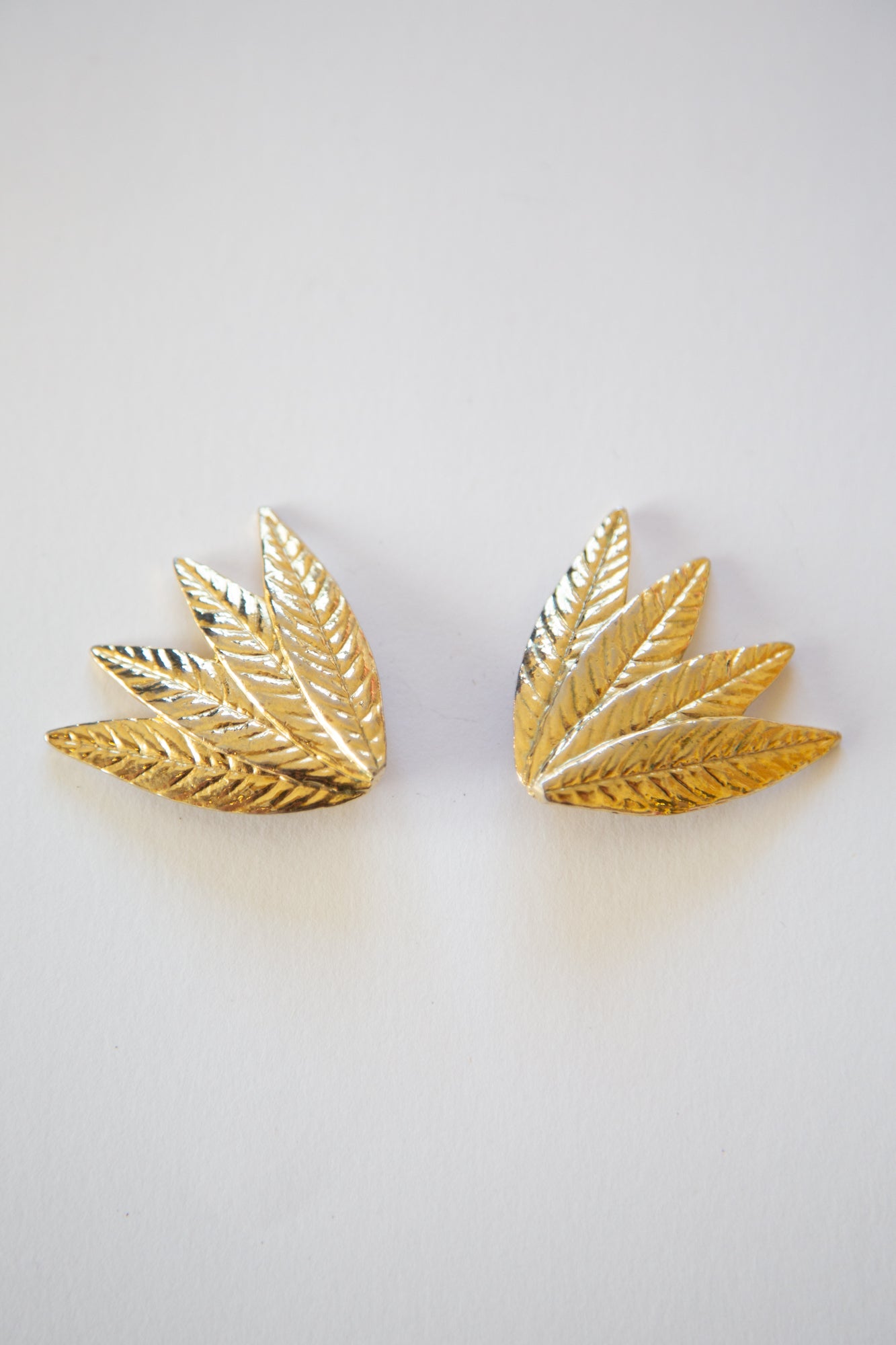 Vintage 1980s Large Gold Leaf Earrings