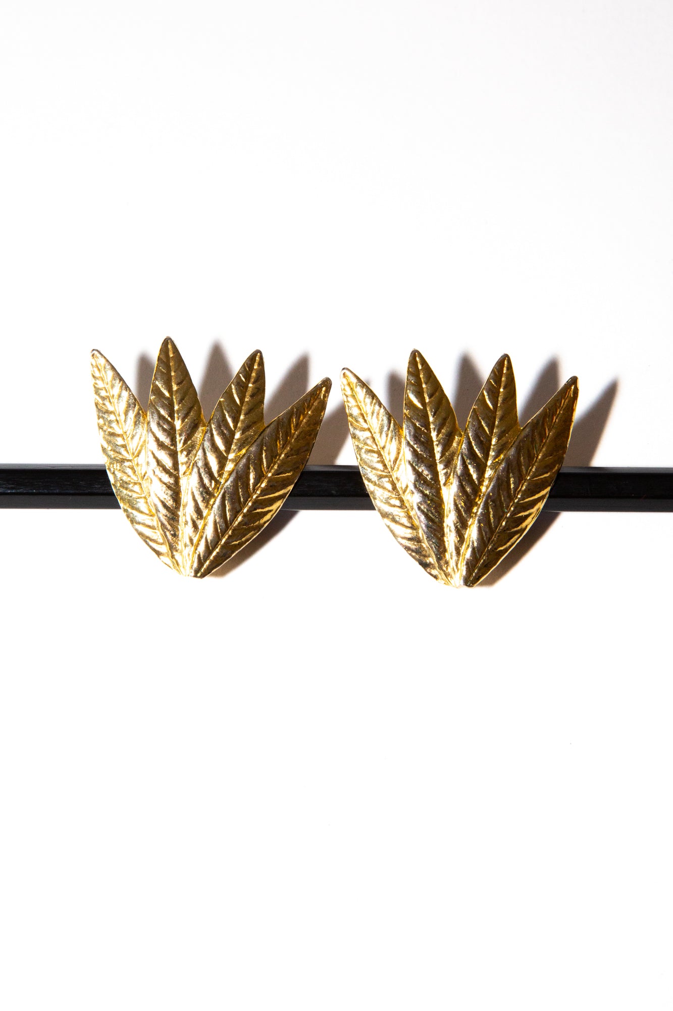 Vintage 1980s Large Gold Leaf Earrings