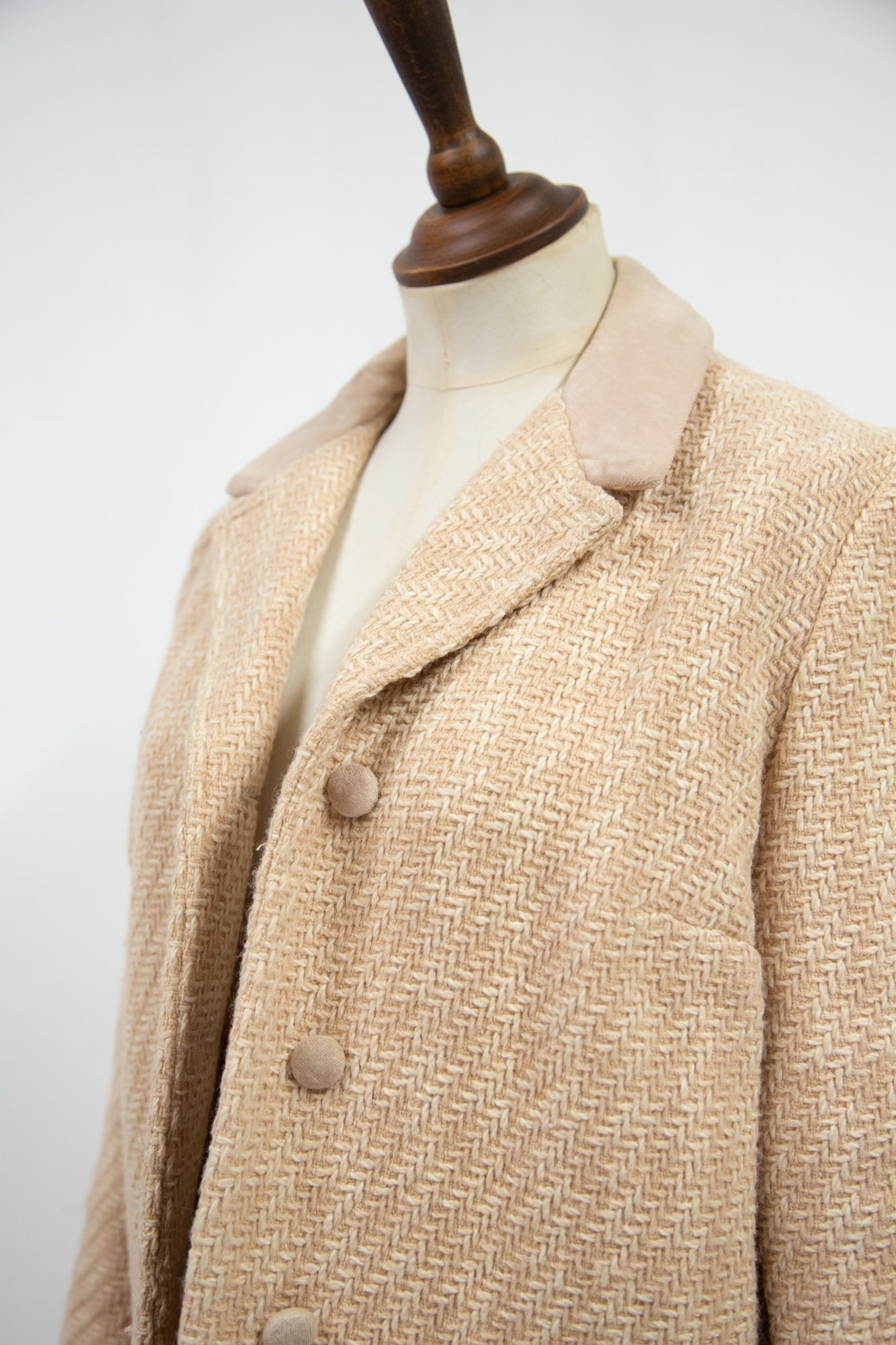 Vintage 1960s Champagne Tweed Skirt Suit