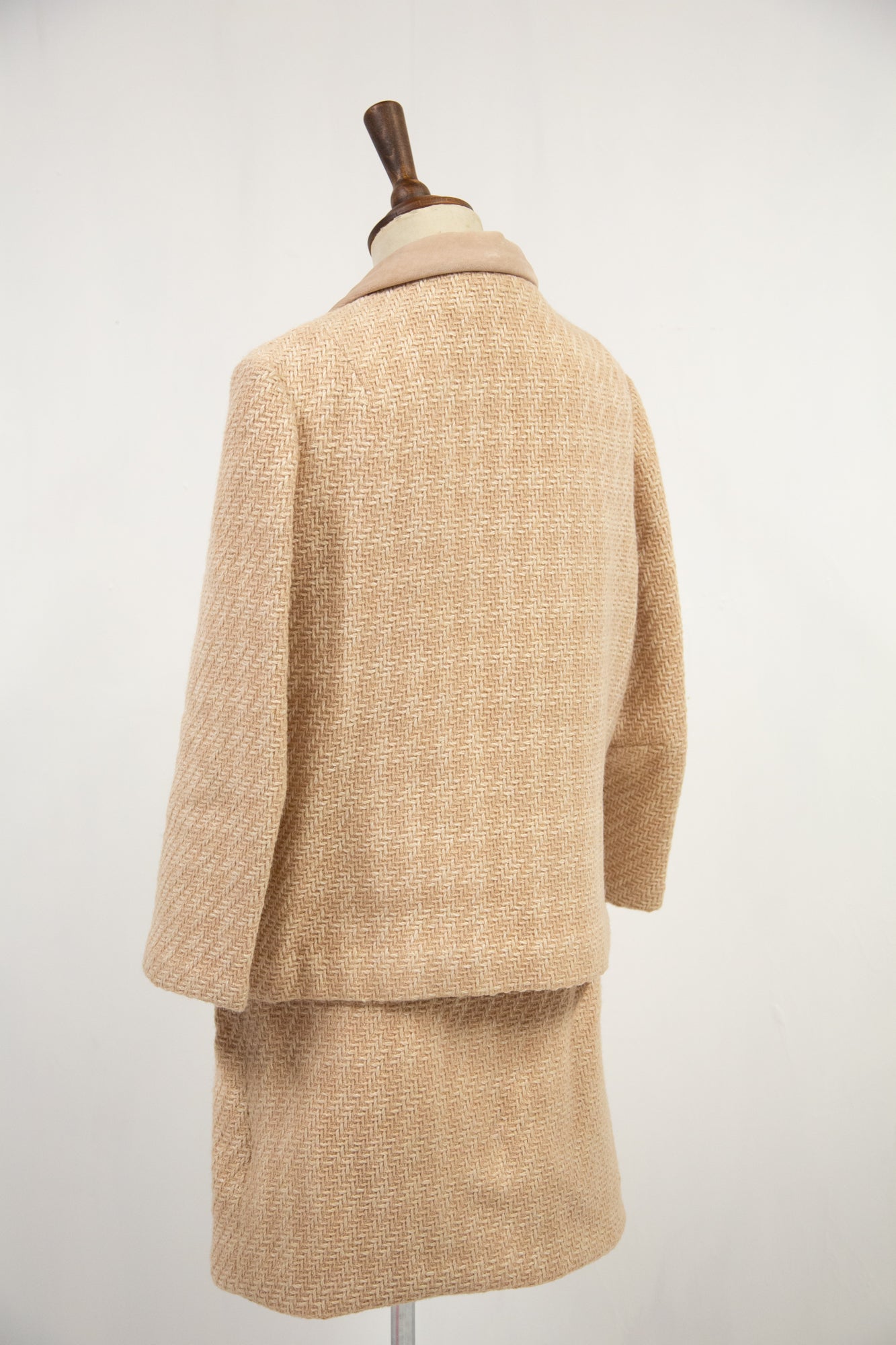 Vintage 1960s Champagne Tweed Skirt Suit