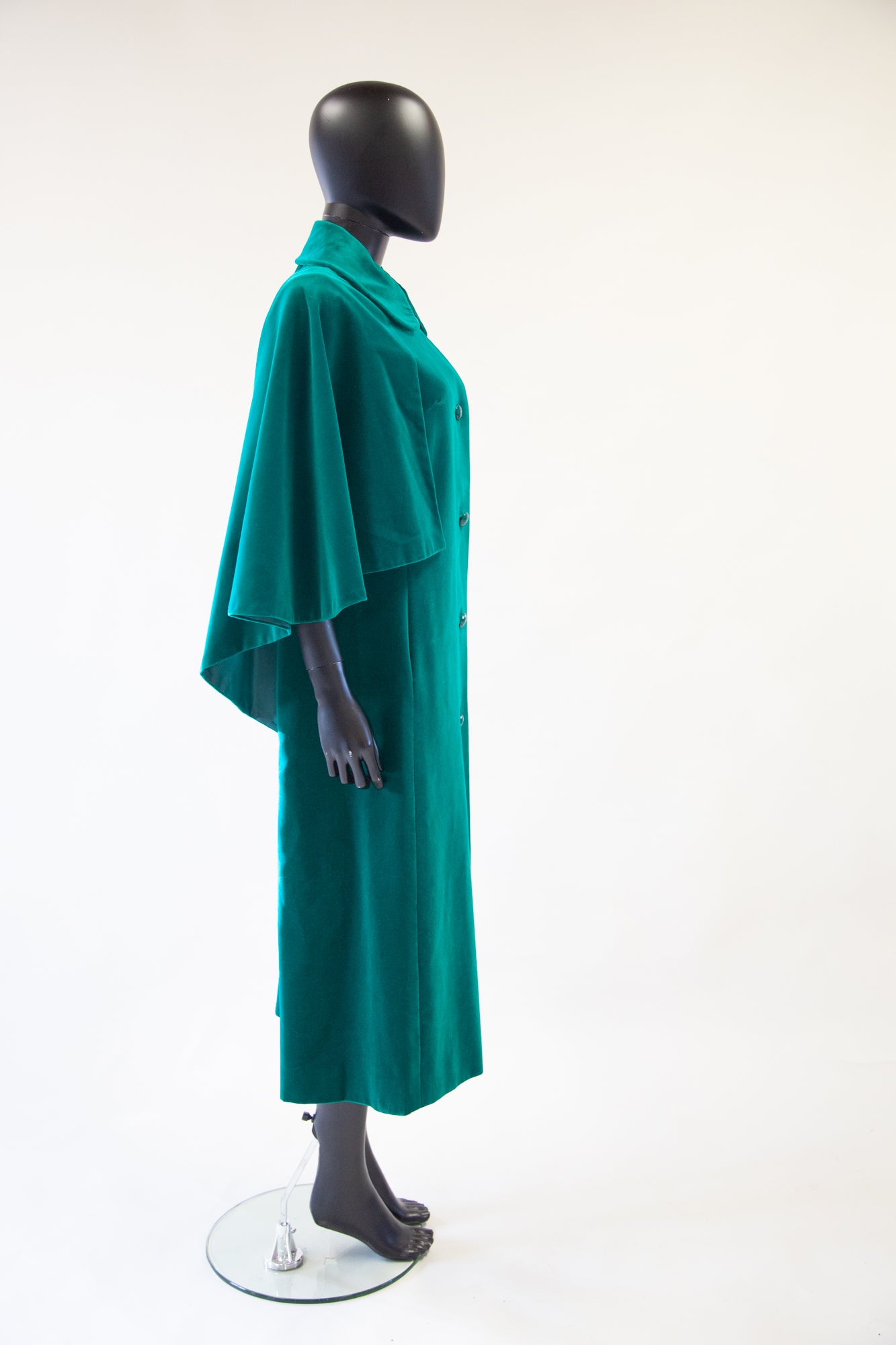 Vintage 1970s Green Velvet Cape Coat ALEXANDRA-KING Vintage 1970s Green Velvet Cape Coat ALEXANDRA-KING