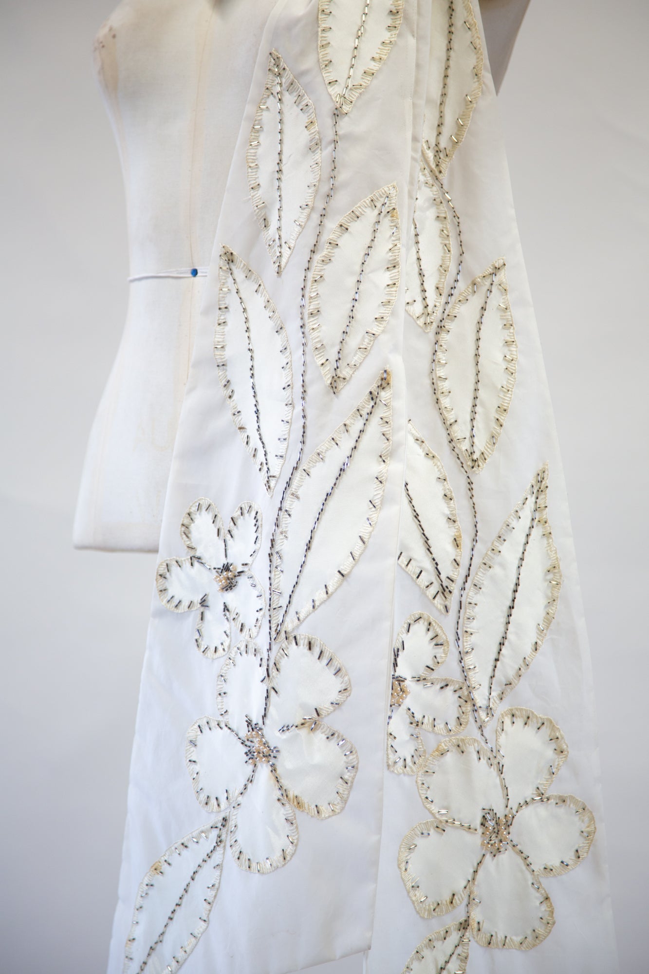 Vintage 1950s Large Ivory Beaded Bow