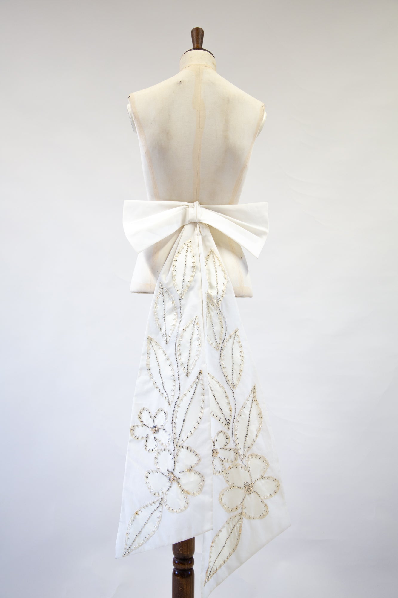 Vintage 1950s Large Ivory Beaded Bow