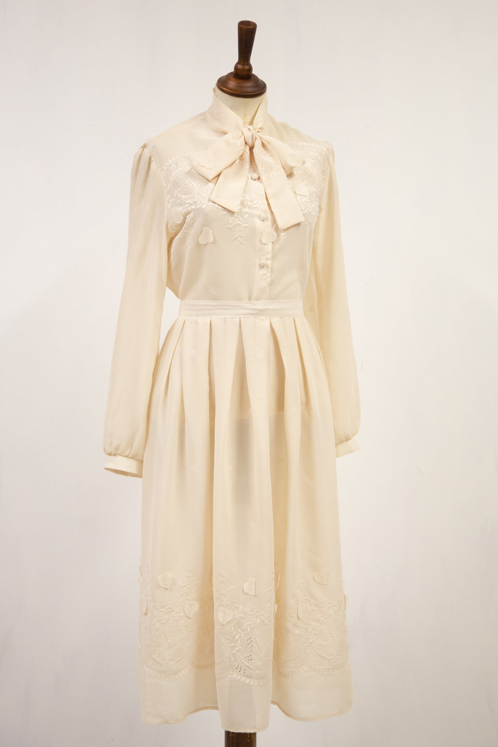 Vintage 1970s Cream Embroidered Blouse and Skirt Set