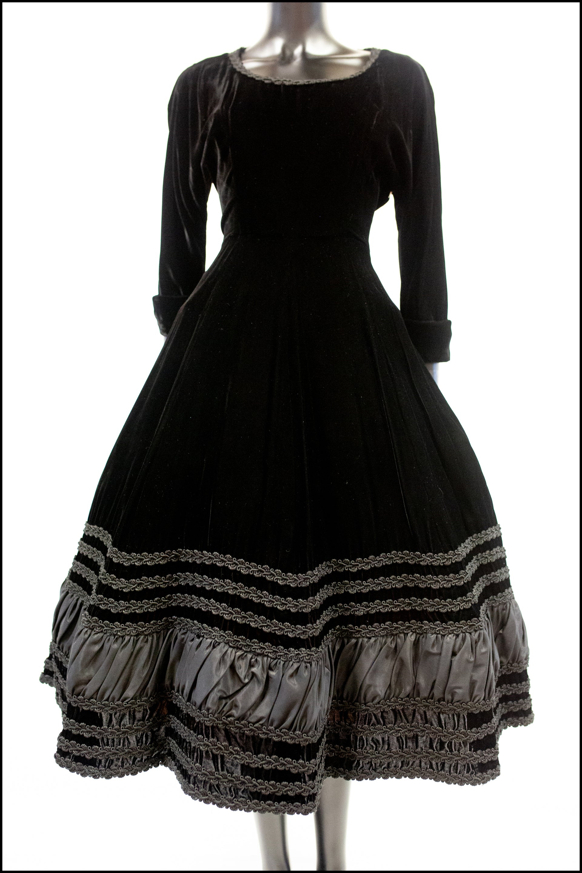 Vintage 1950s Black Velvet Midi Dress – ALEXANDRA-KING
