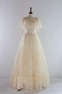 Vintage 1980s Cream Lace Victorian Wedding Dress