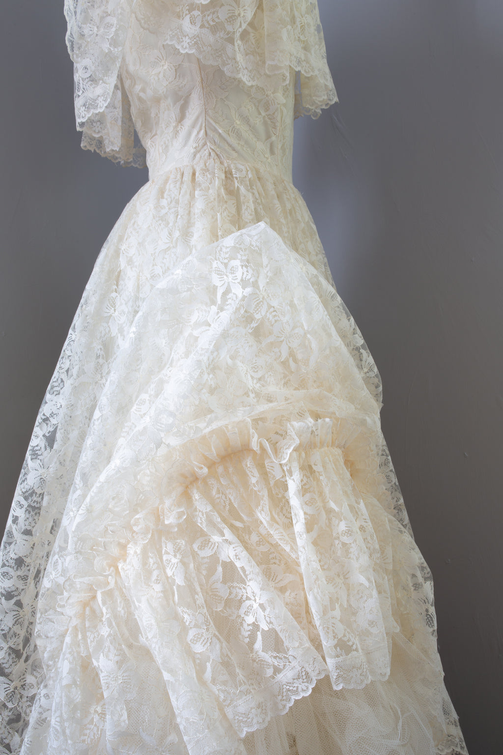 Vintage 1980s Cream Lace Victorian Wedding Dress