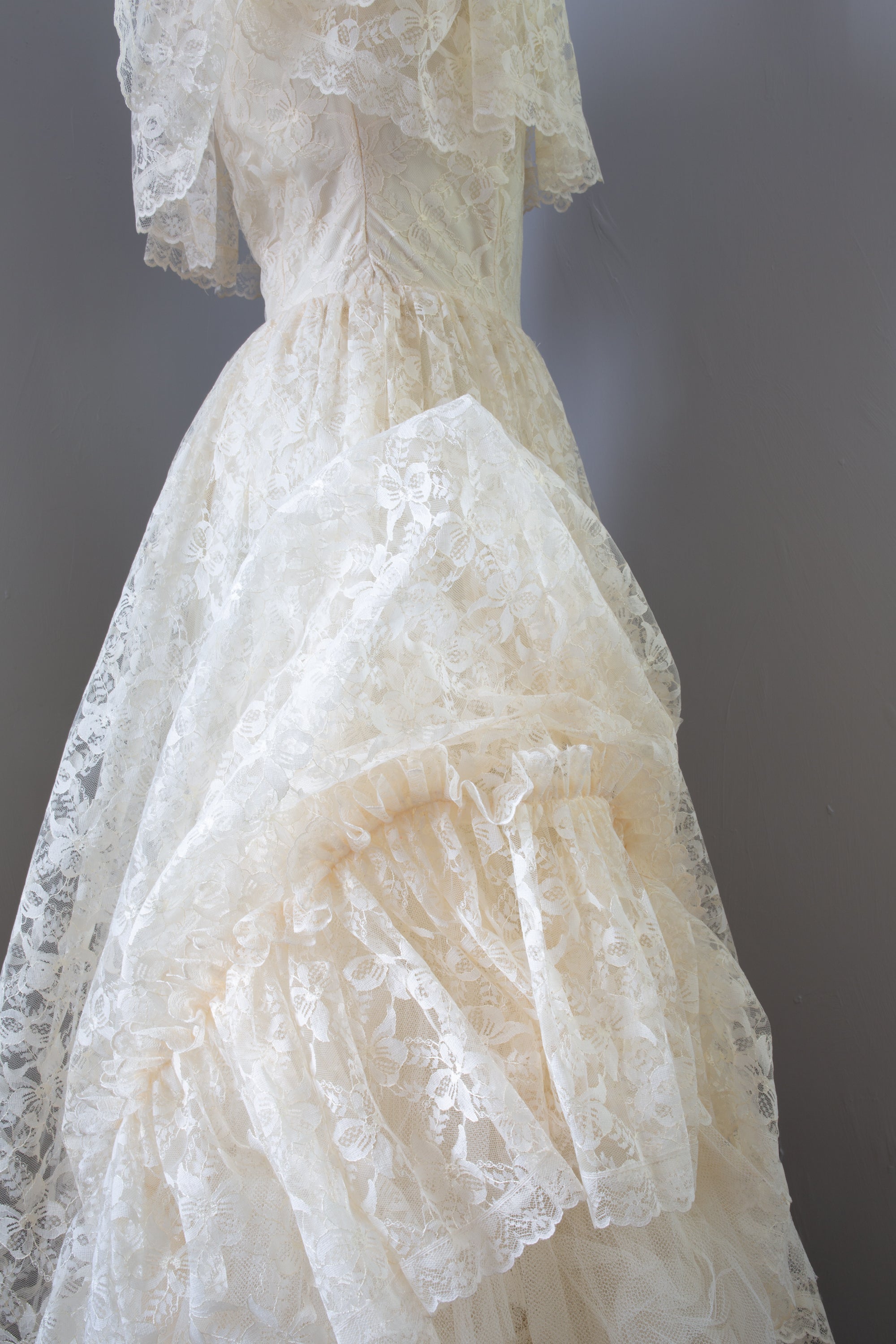 Vintage 1980s Cream Lace Victorian Wedding Dress