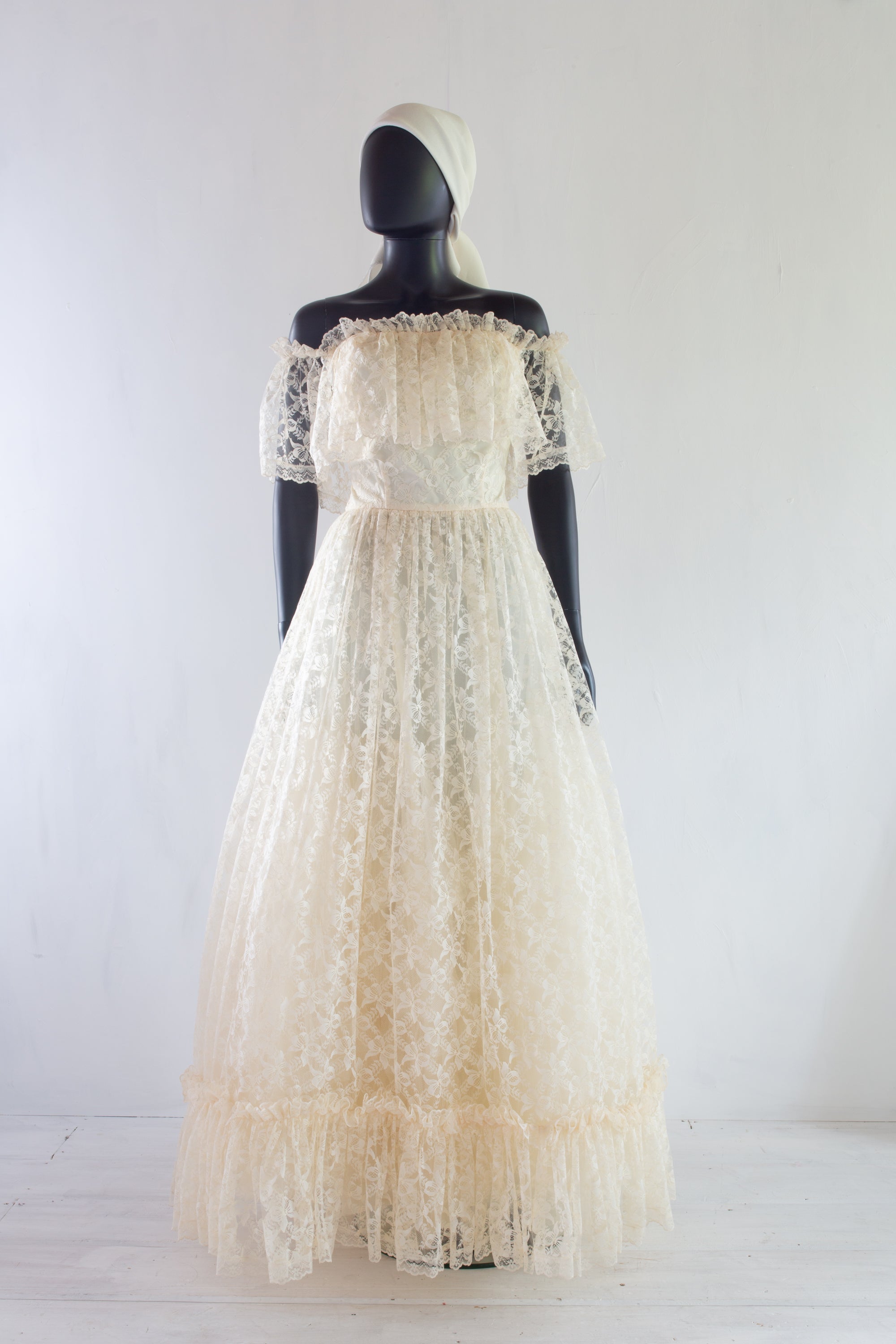 Vintage 1980s Cream Lace Victorian Wedding Dress