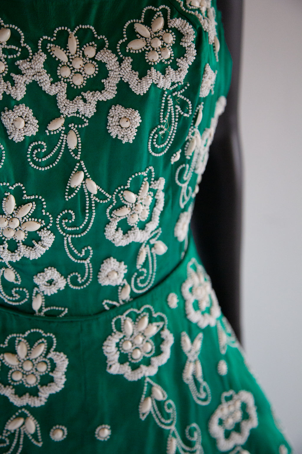 Vintage 1950s Green Beaded Cocktail Dress ALEXANDRA-KING Vintage 1950s Green Beaded Cocktail Dress ALEXANDRA-KING