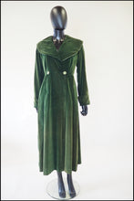 Vintage 1940s Green Velvet House Coat