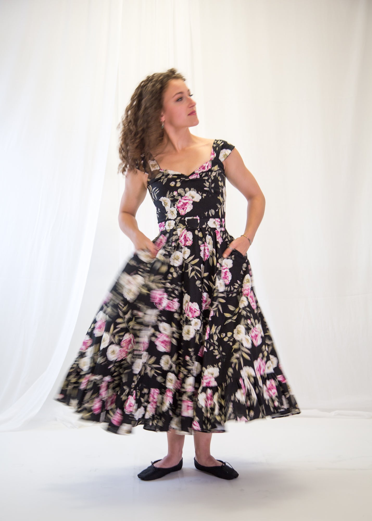 Tylwyth - Rose Linen Midi Dress