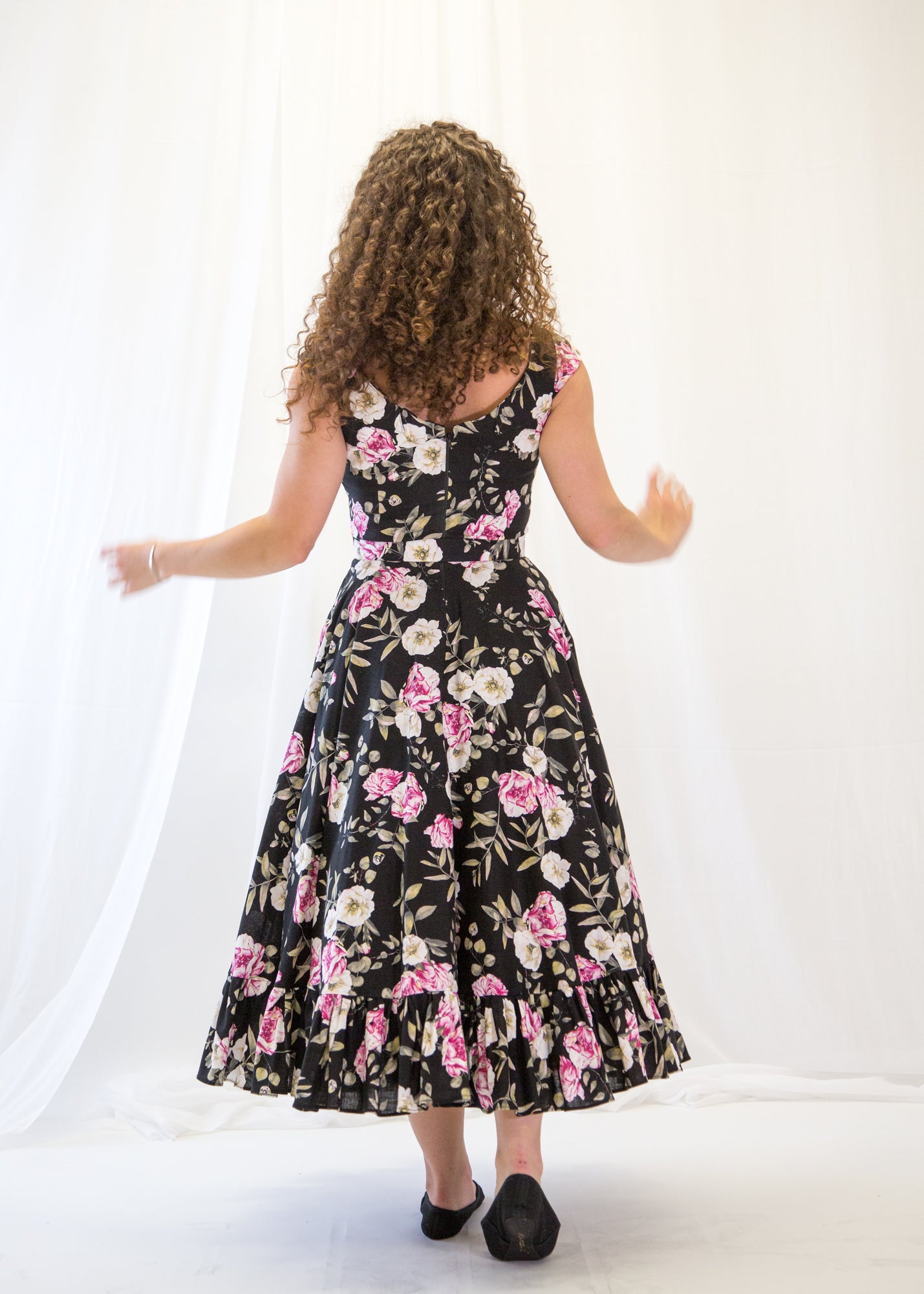 Tylwyth - Rose Linen Midi Dress