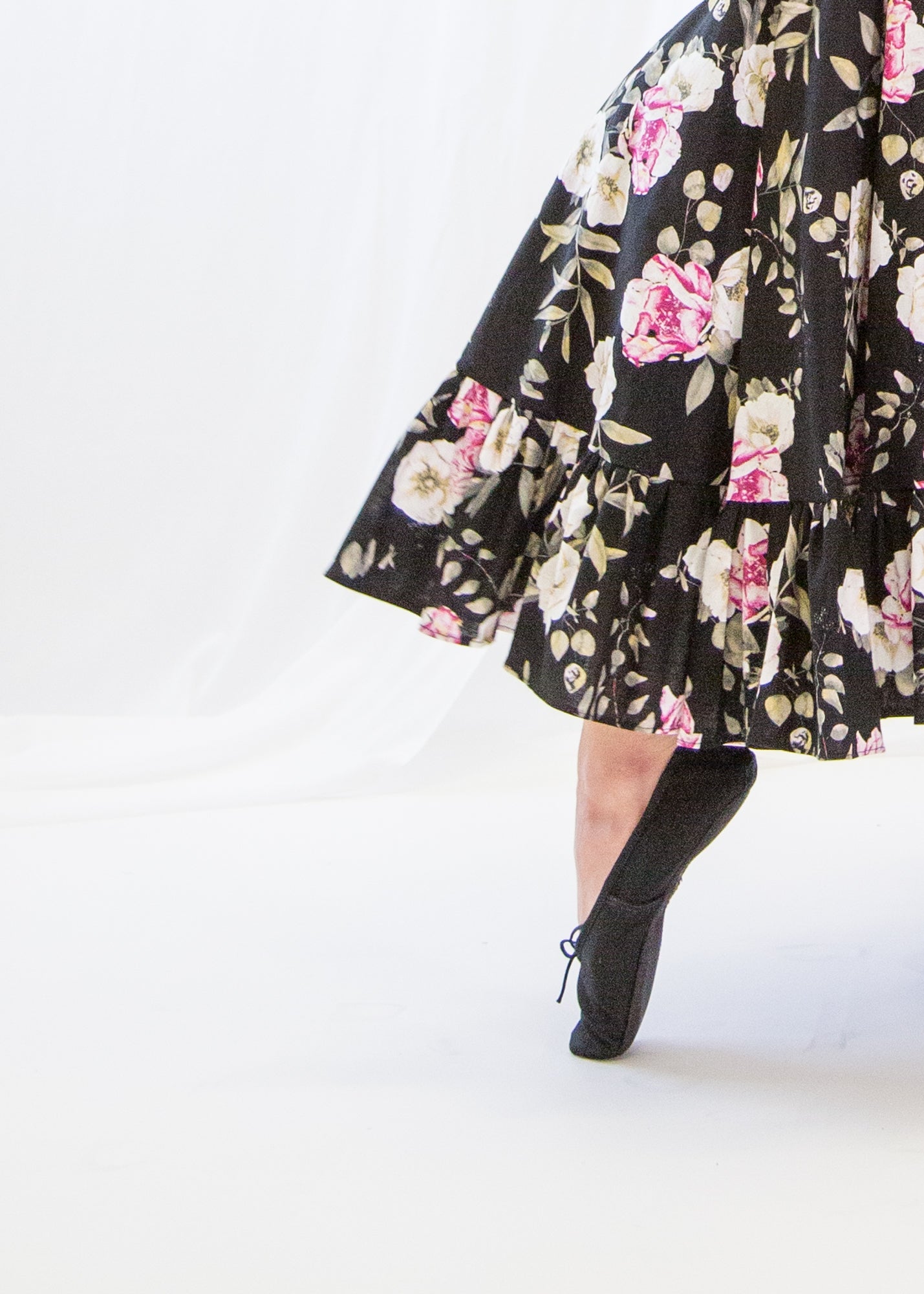 Tylwyth - Rose Linen Midi Dress