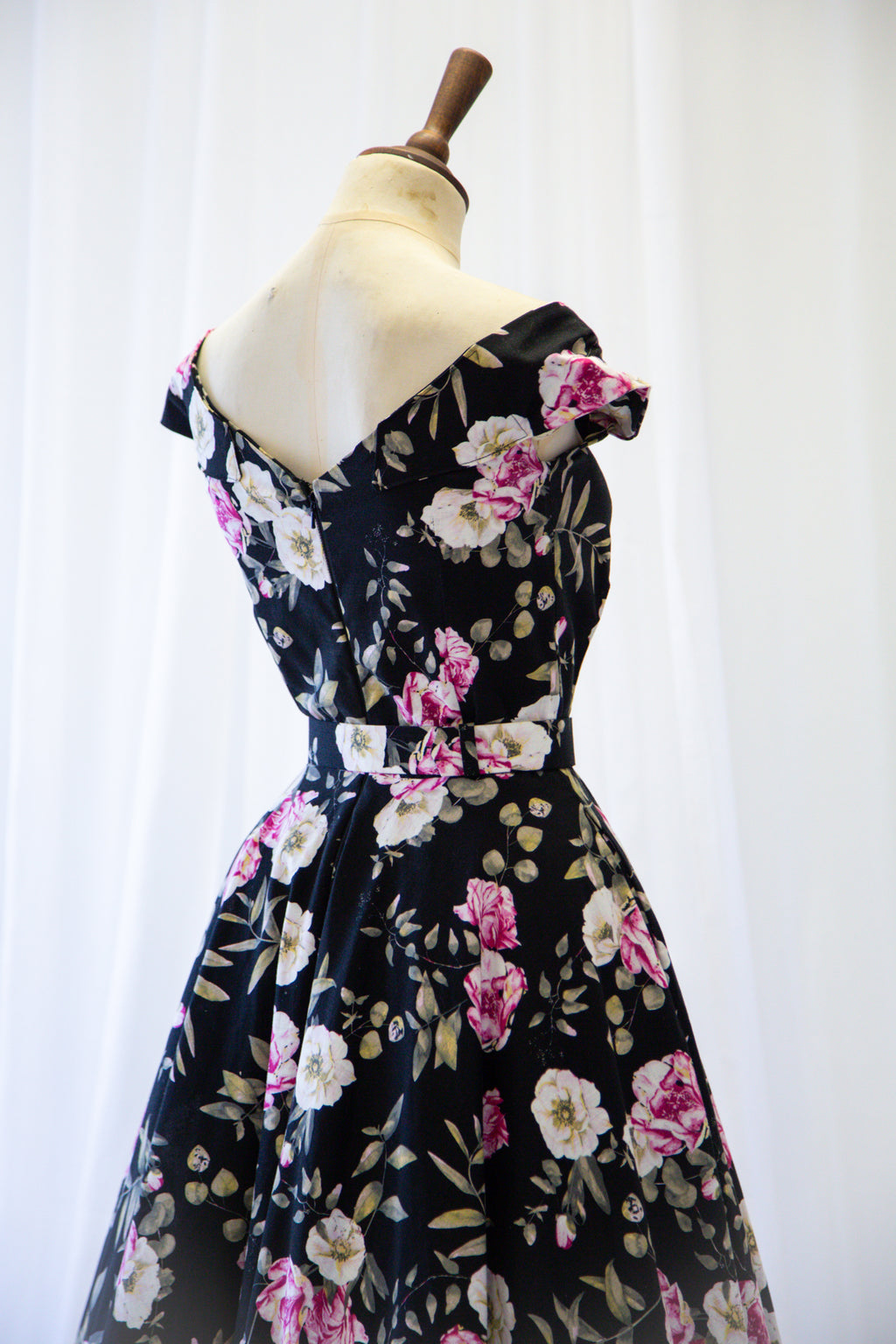 Tylwyth - Rose Linen Midi Dress