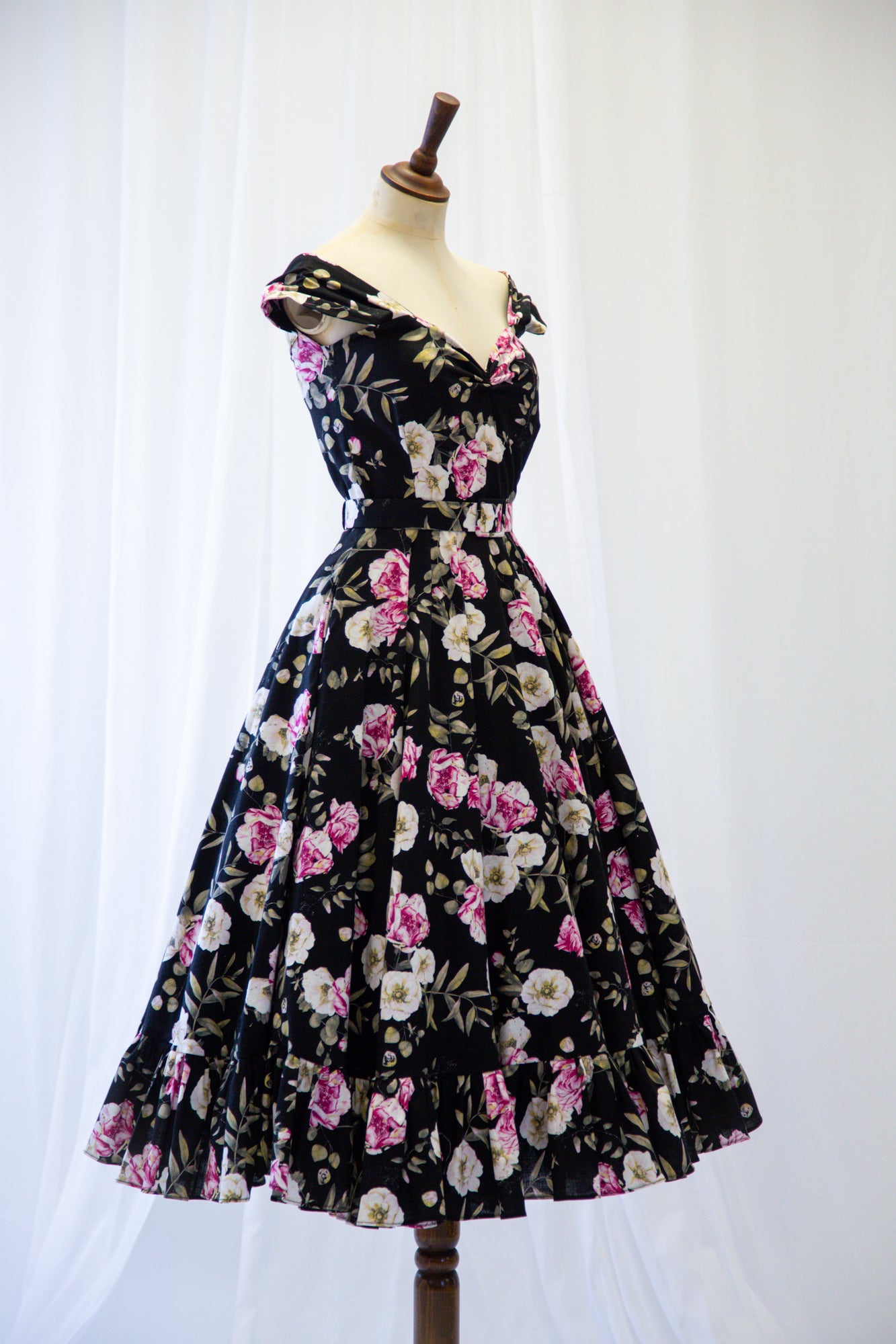 Tylwyth - Rose Linen Midi Dress