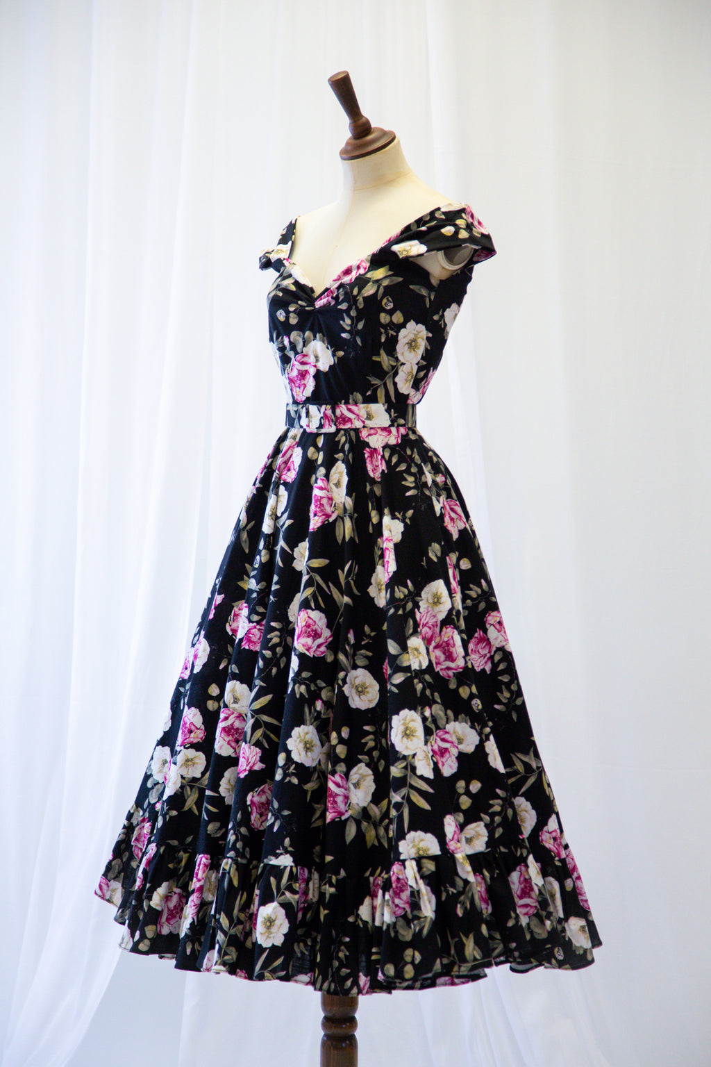 Tylwyth - Rose Linen Midi Dress