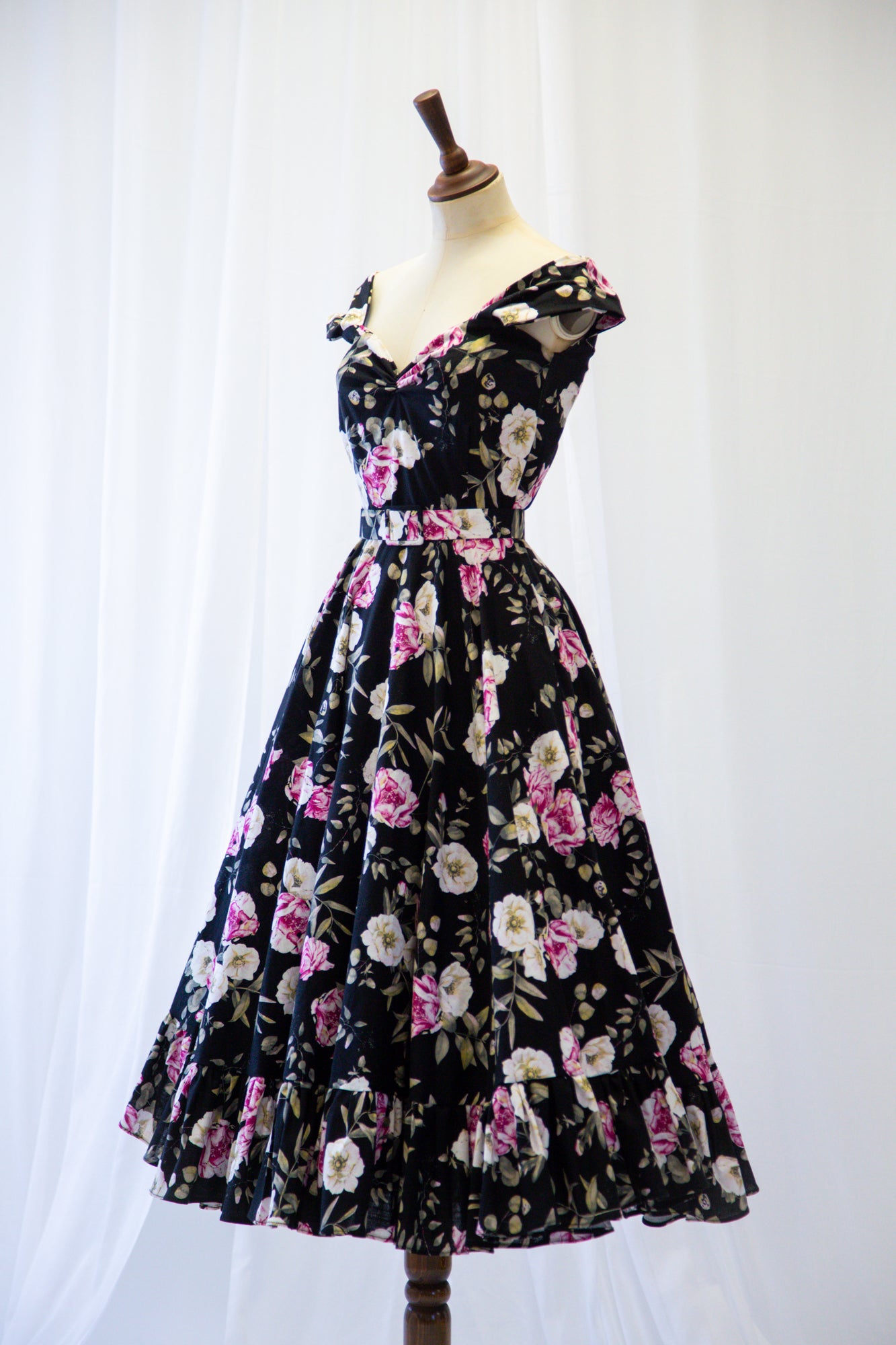 Tylwyth - Rose Linen Midi Dress