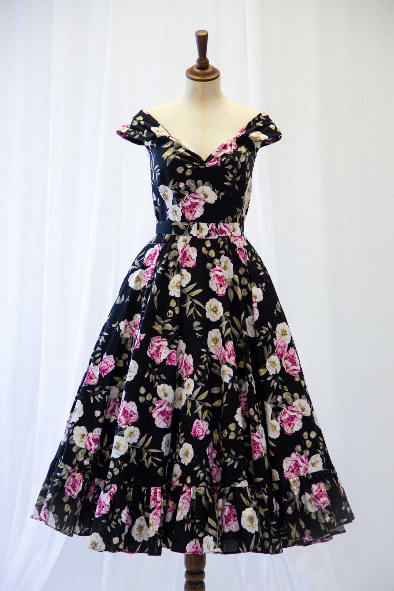 Tylwyth - Rose Linen Midi Dress