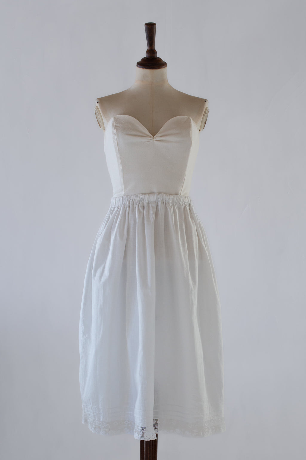 antique white cotton lace skirt 