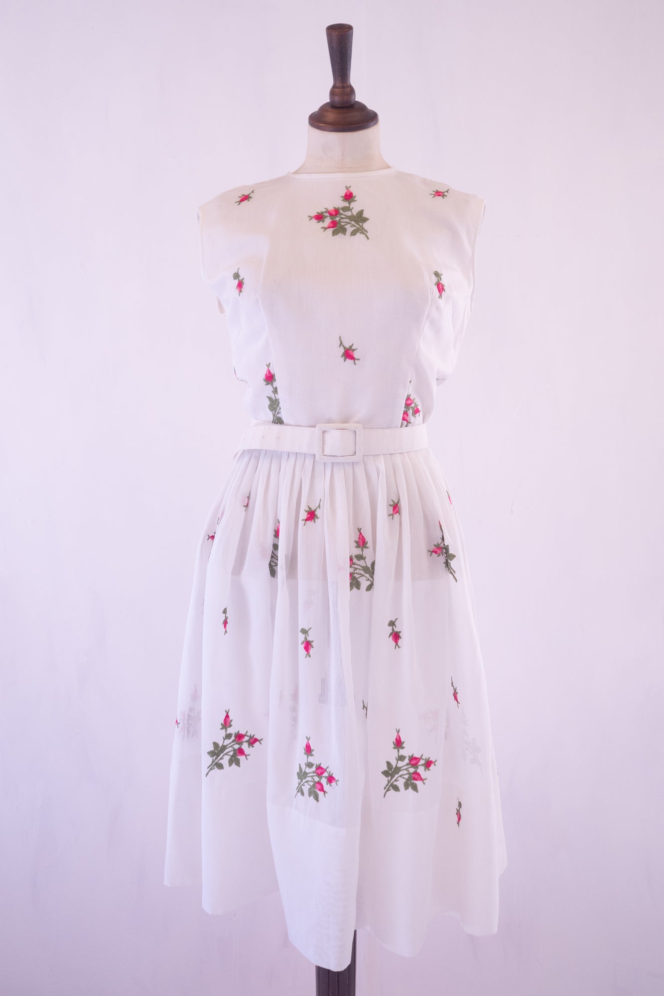 Vintage 1950s White Embroidered Muslin Rose Dress