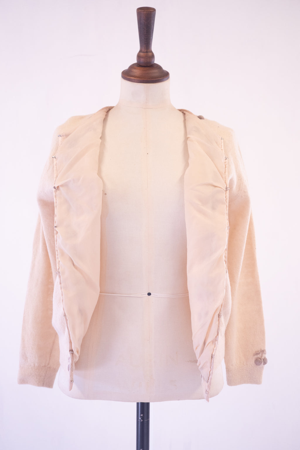 Vintage 1950s Cream Embroidered Wool Cardigan
