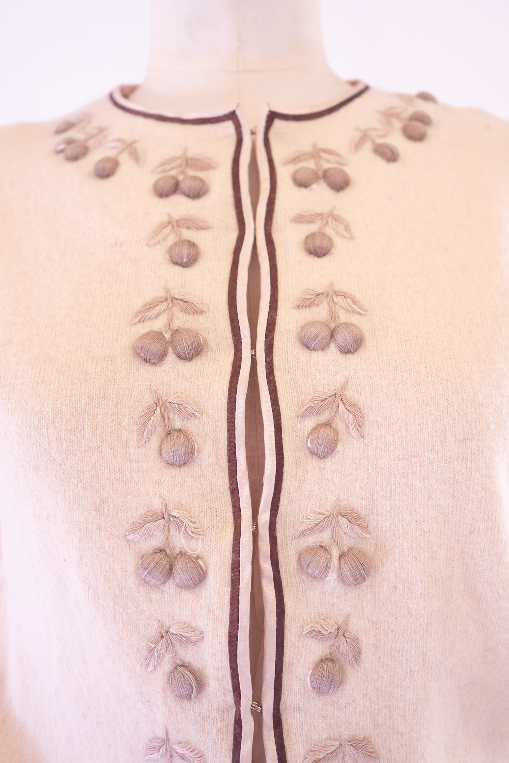 Vintage 1950s Cream Embroidered Wool Cardigan