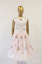 vintage 1950s white embroidered rose dress
