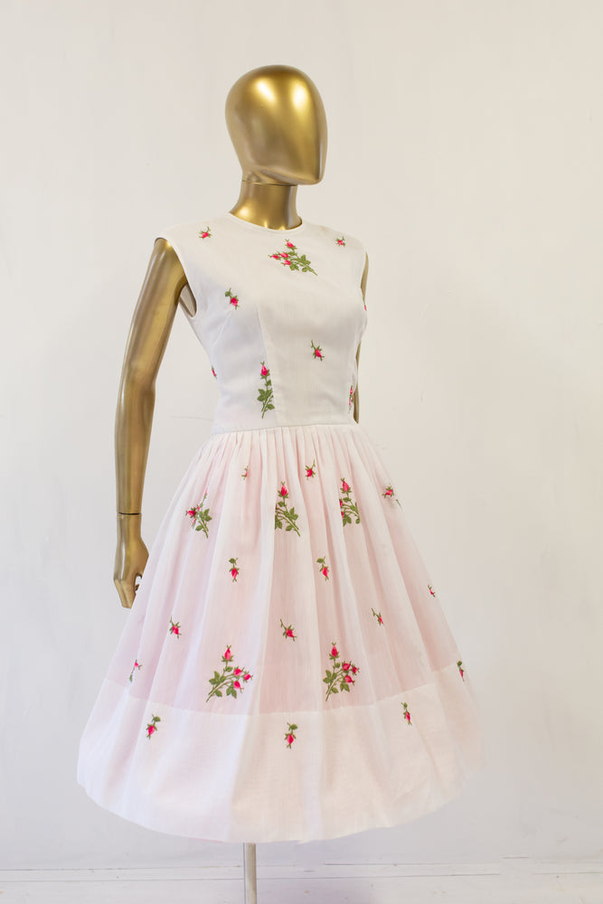 Vintage 1950s White Embroidered Rose Dress