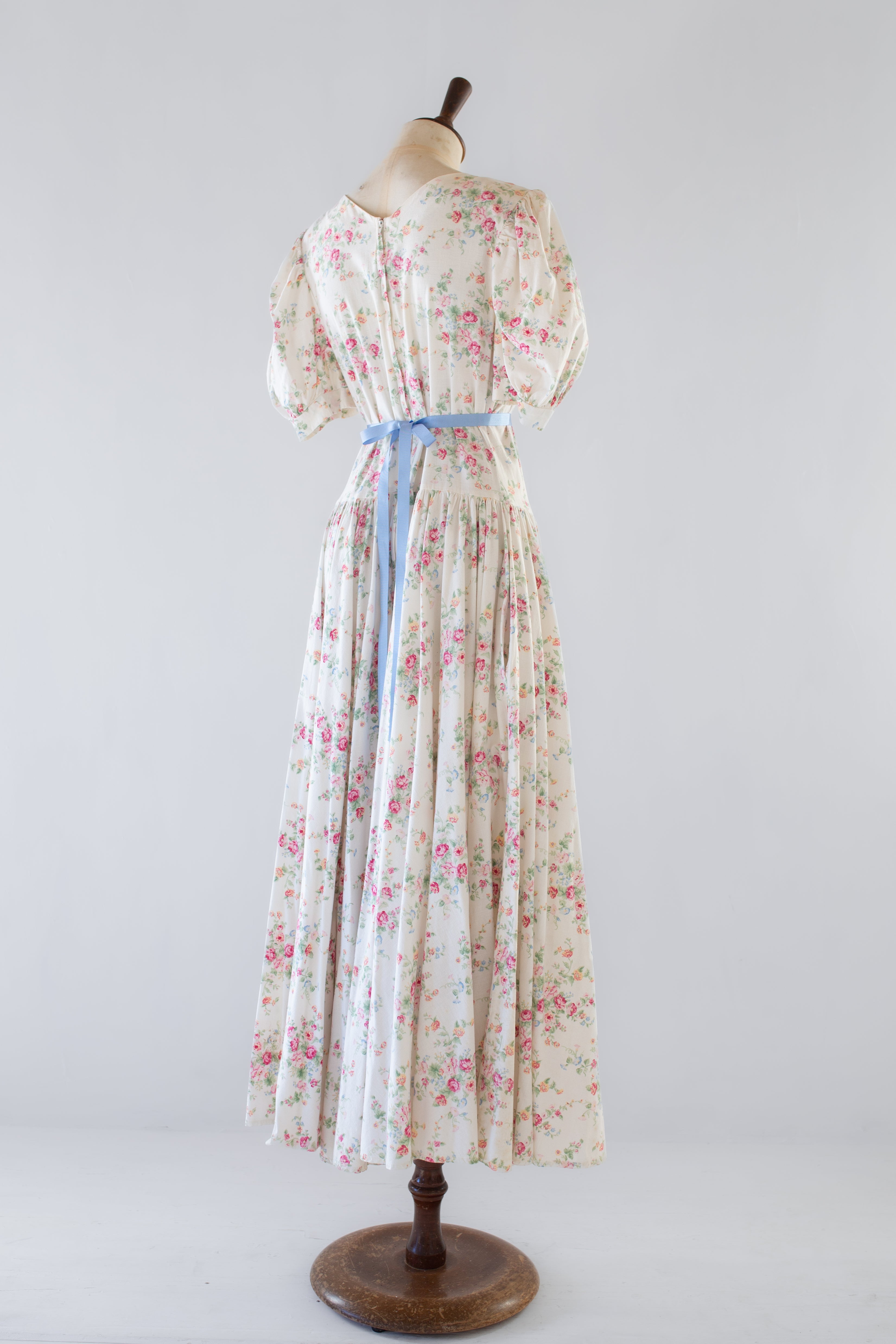 Vintage 1980s White Floral Print Maxi Dress