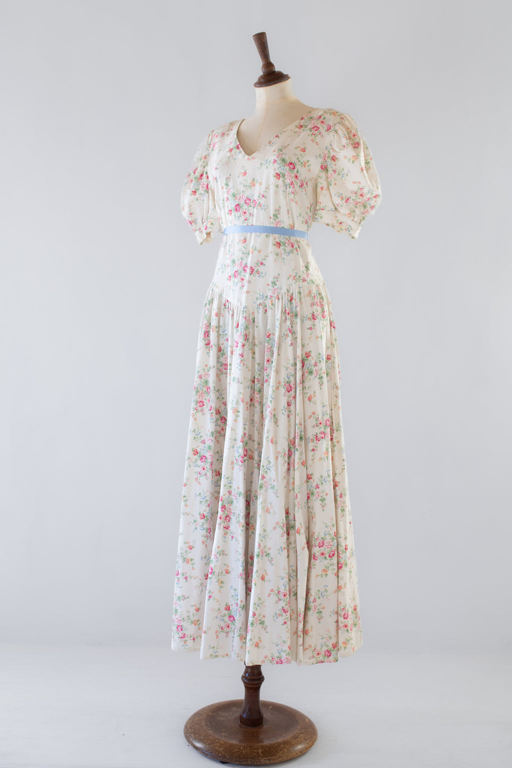 Vintage 1980s White Floral Print Maxi Dress