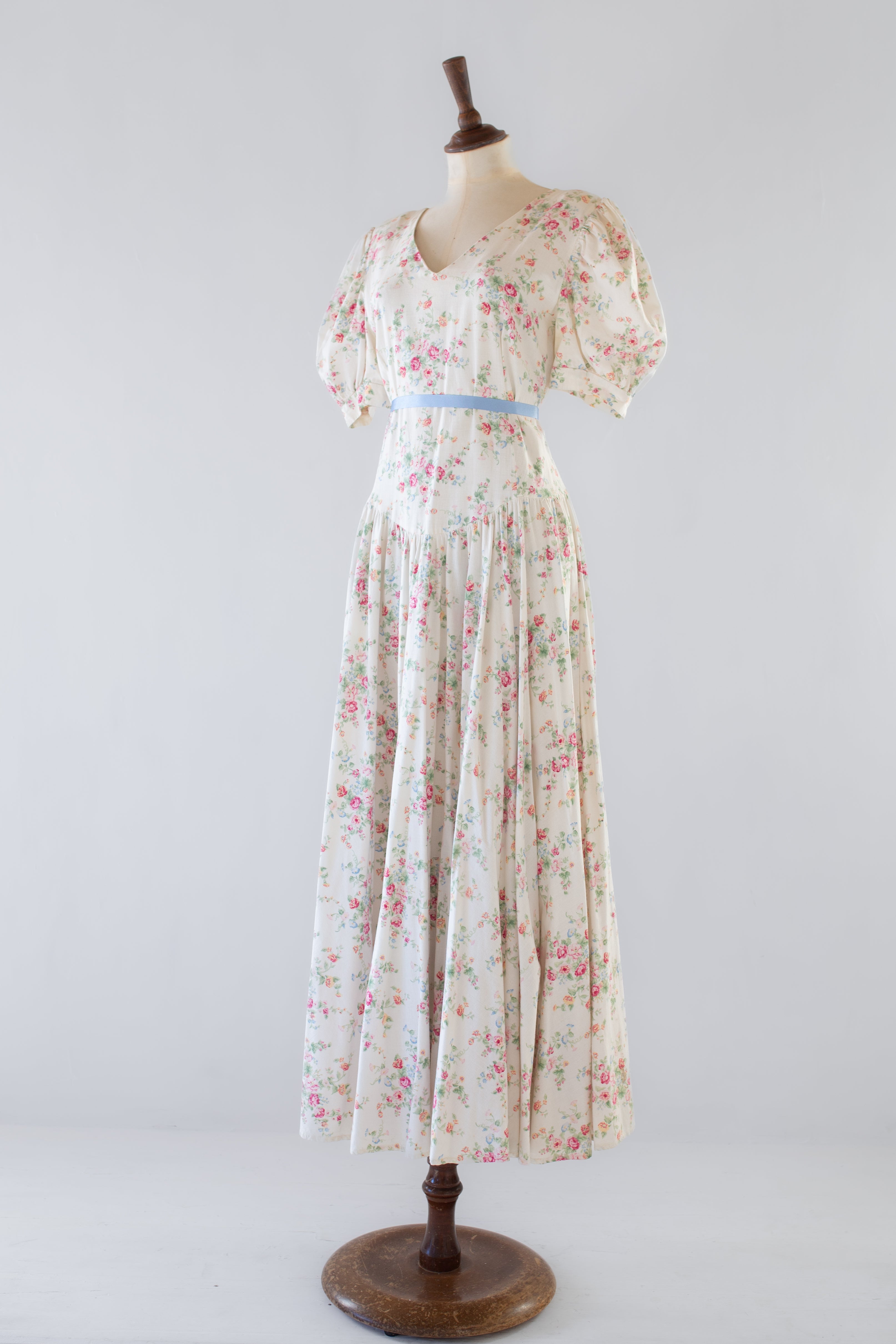 Vintage 1980s White Floral Print Maxi Dress