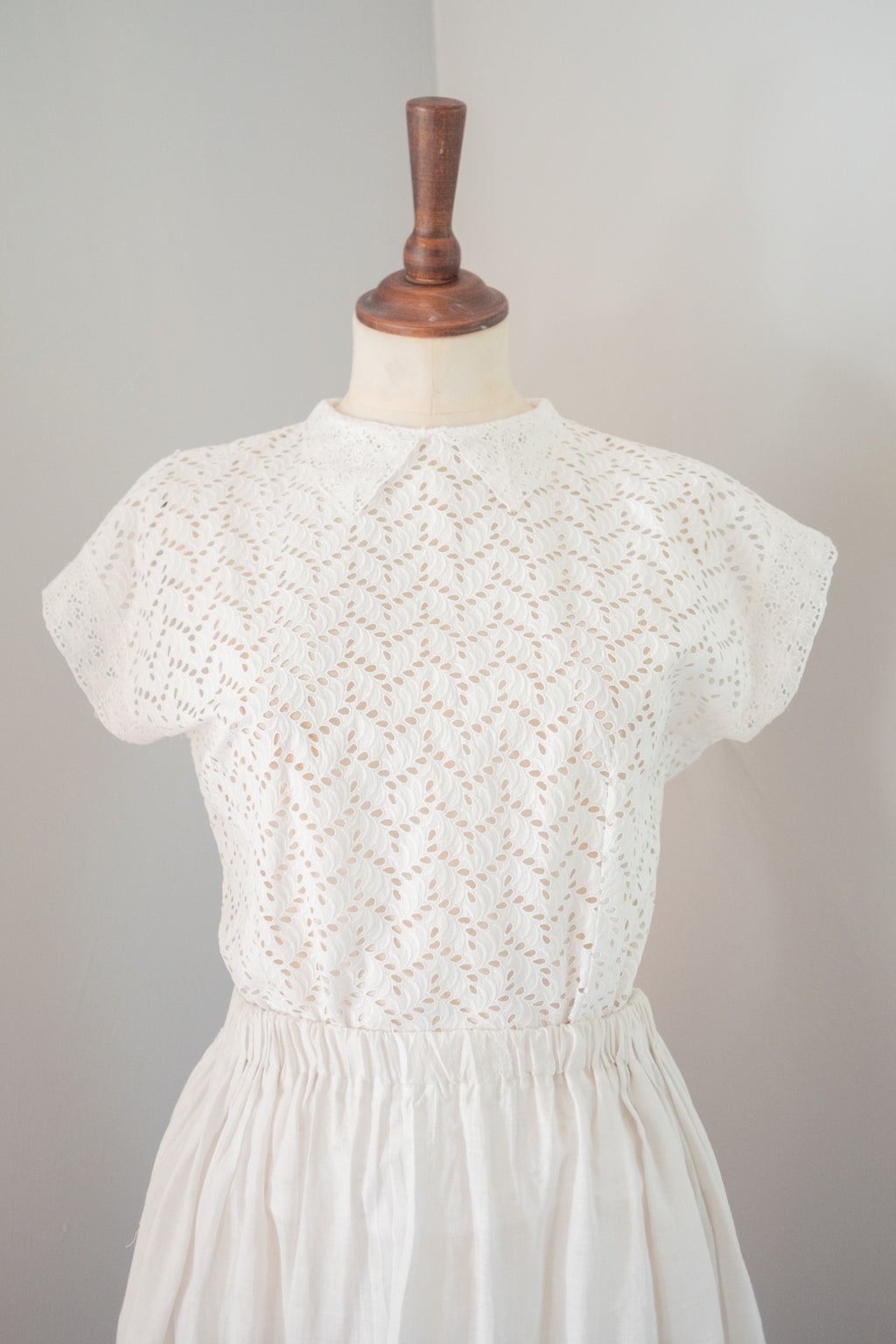 vintage 1930s white broderie anglaise cotton eyelet blouse 