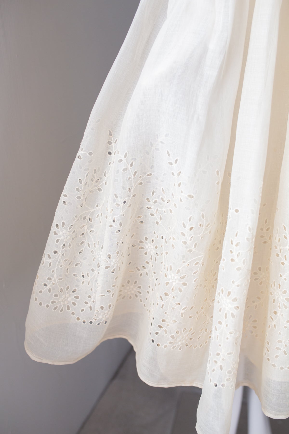 Vintage 1950s Cream Cotton Organdie Broderie Anglaise Dress