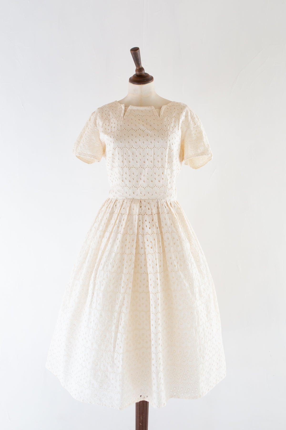 Vintage 1950s Cream Broderie Anglaise Dress – ALEXANDRA-KING