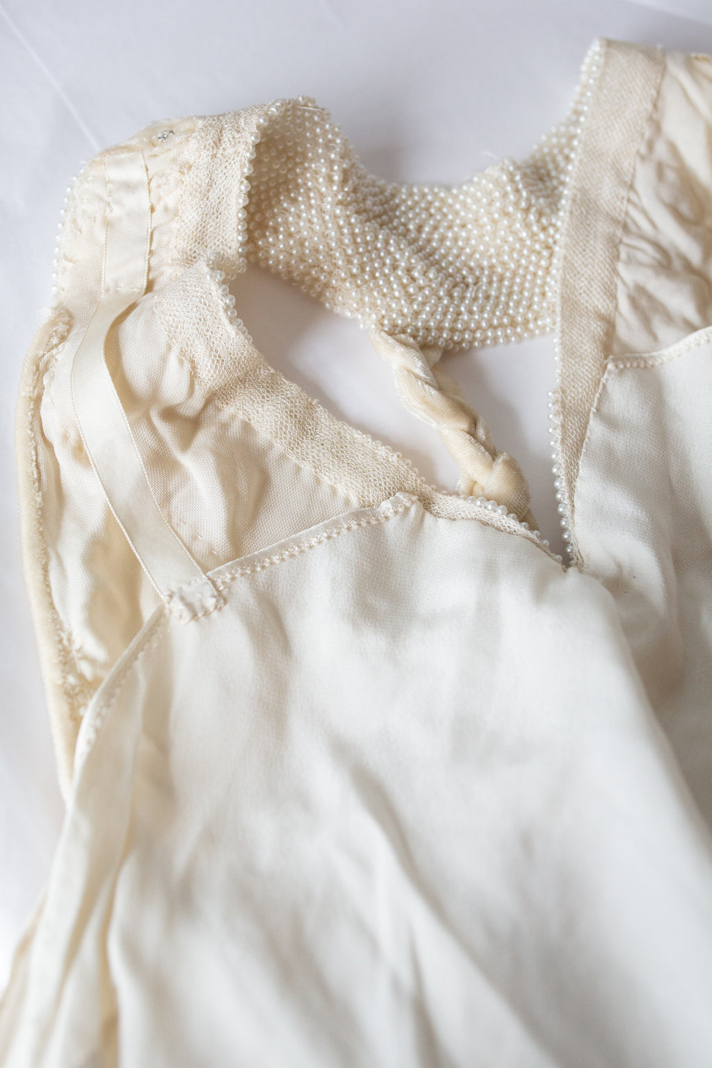 Vintage 1930s Ivory Silk Velvet Beaded Bow Top