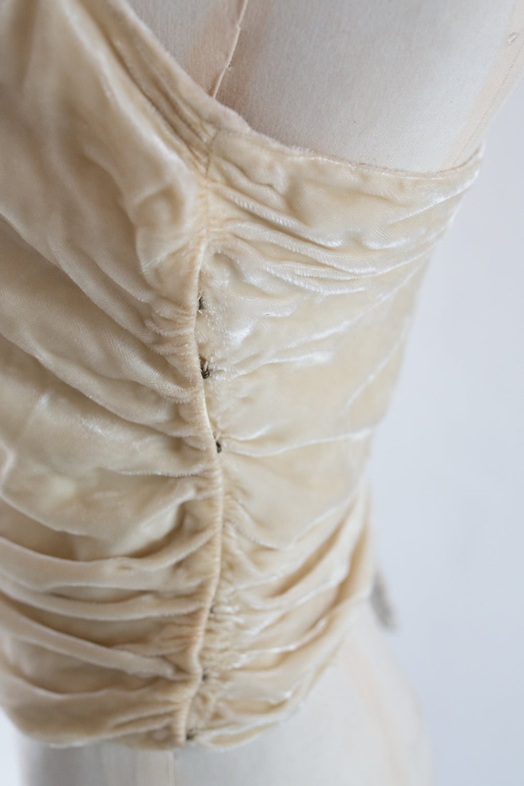 Vintage 1930s Ivory Silk Velvet Beaded Bow Top