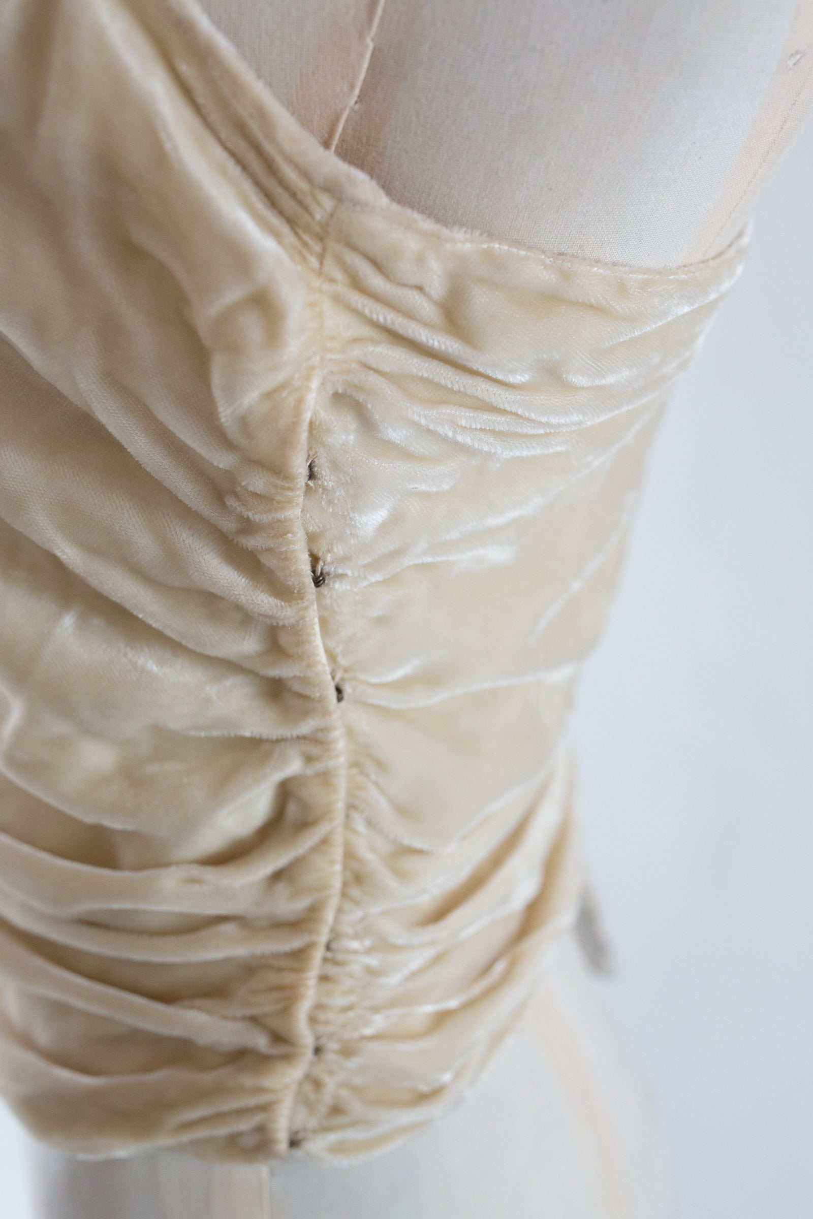 Vintage 1930s Ivory Silk Velvet Beaded Bow Top