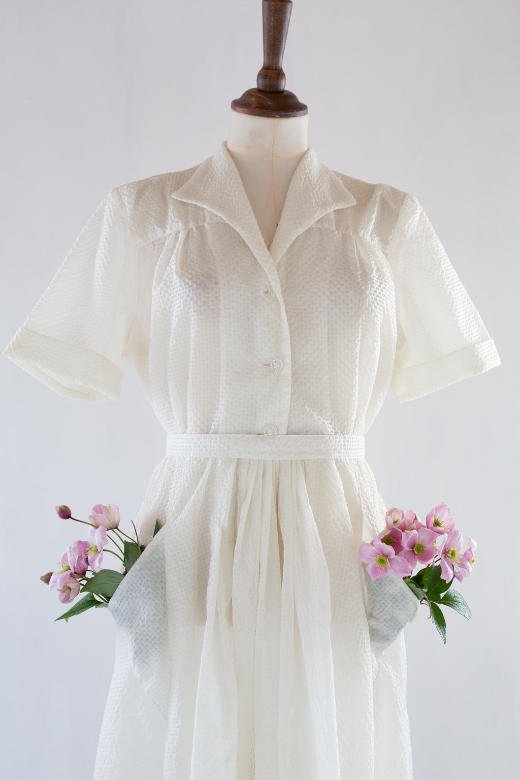 Vintage 1940s Ivory Seersucker Dress