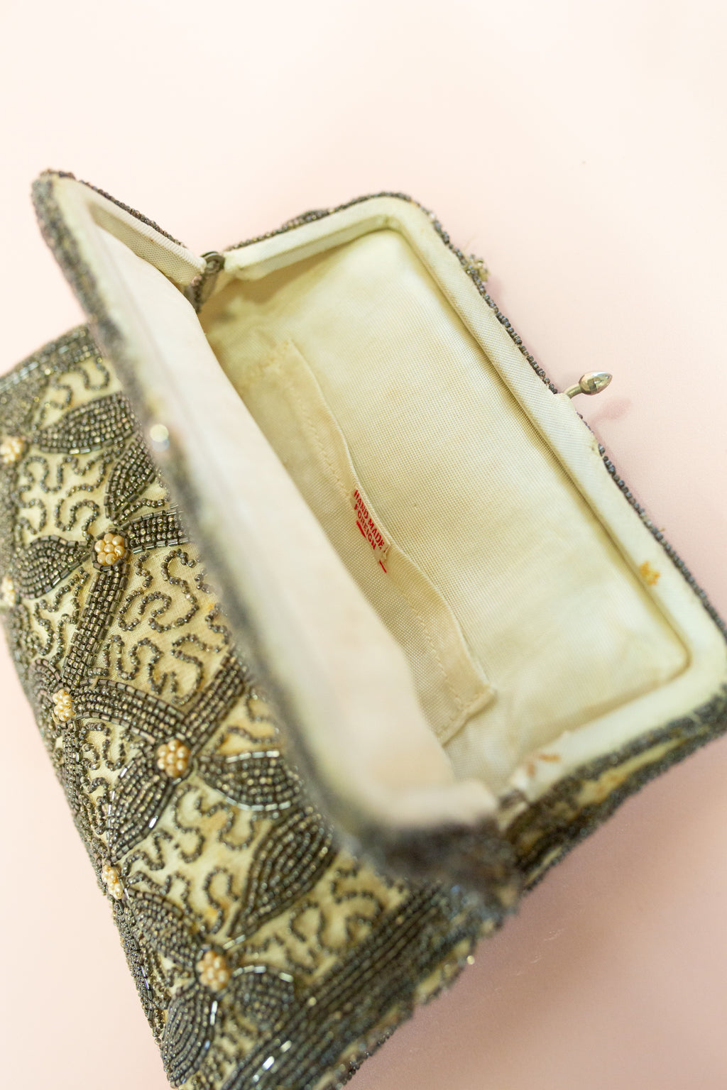 Vintage 1930s Beaded Silver Hand Bag