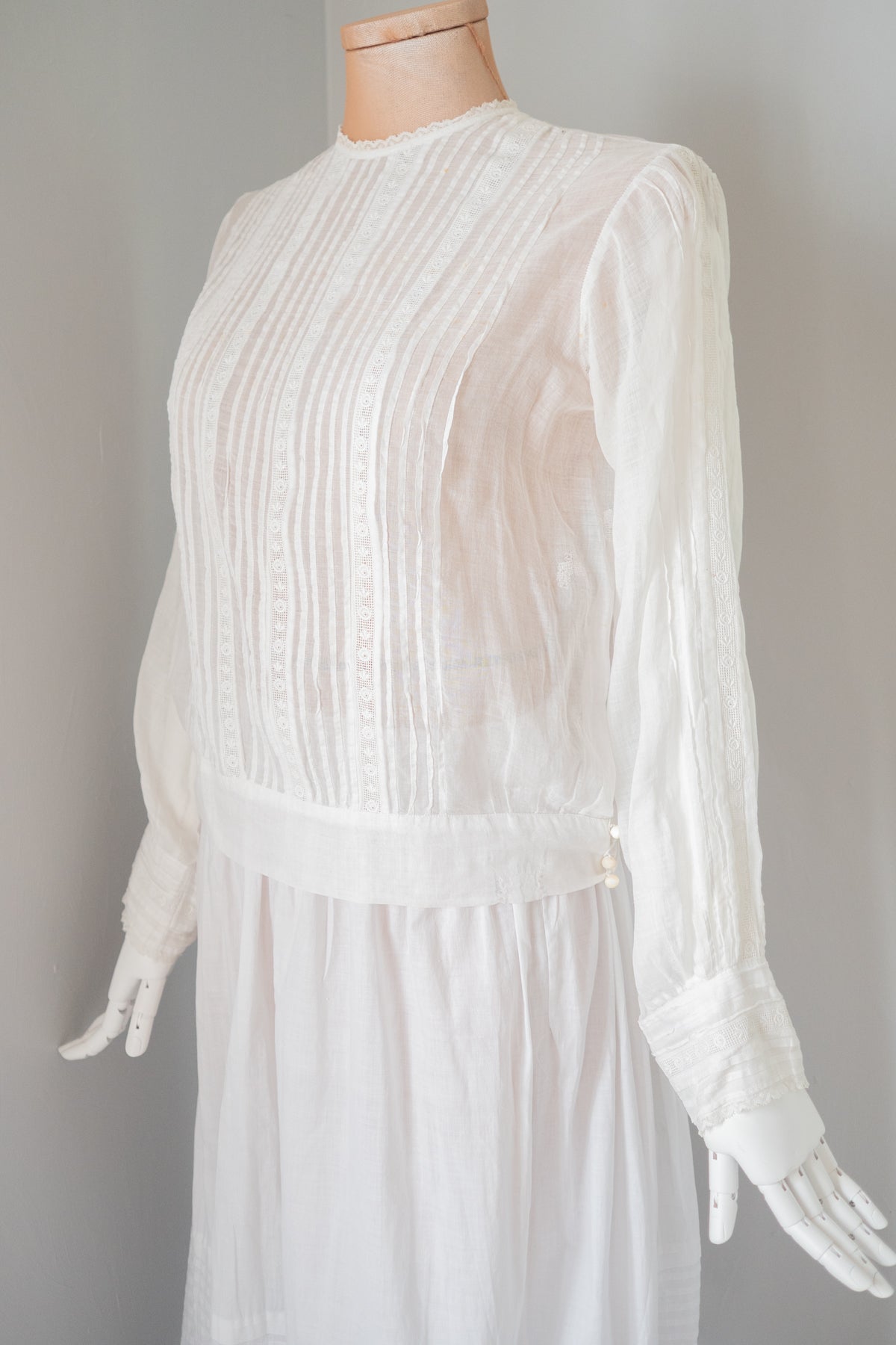 Vintage 1920s Embroidered White Cotton Blouse